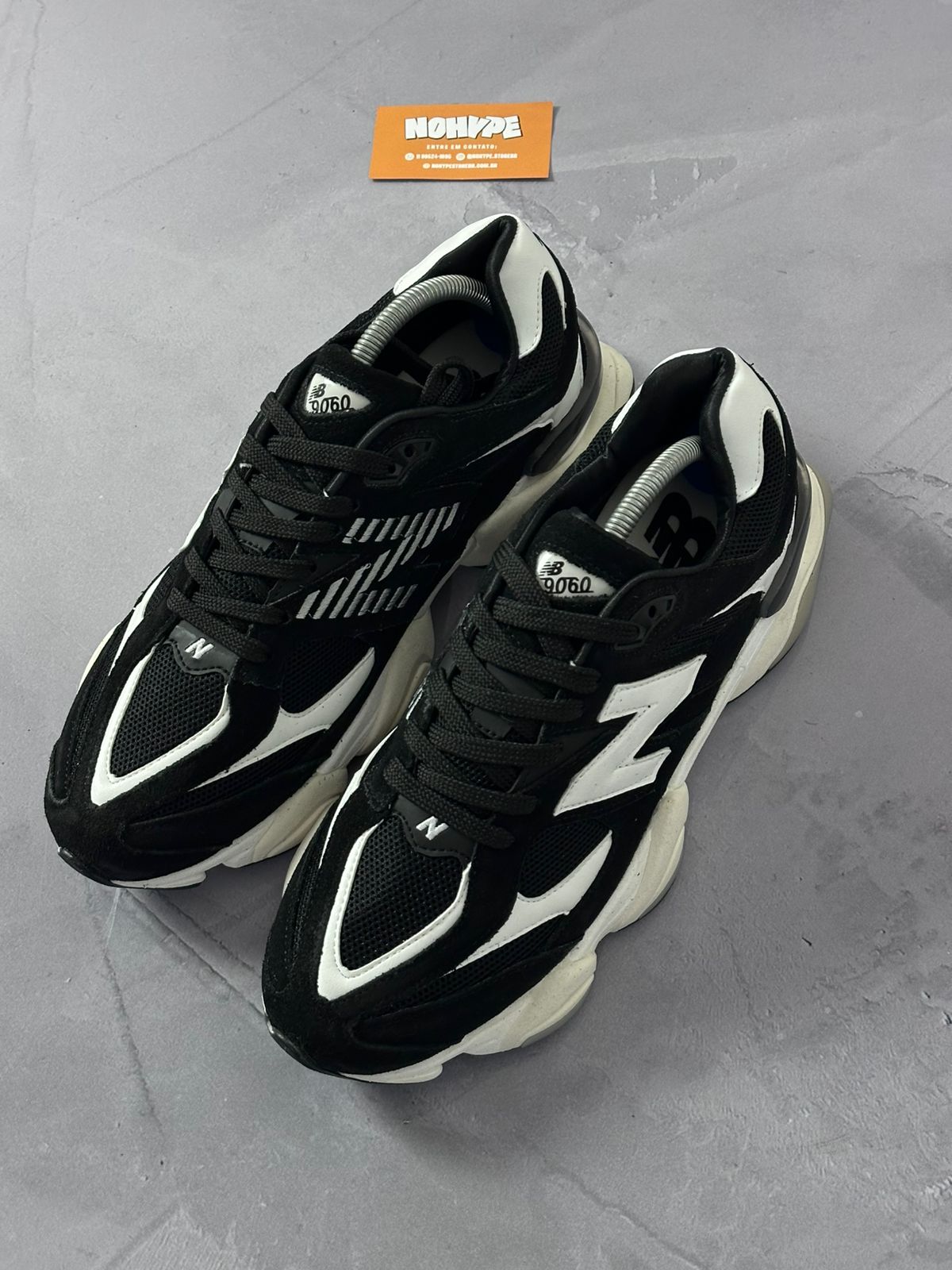 Tênis New Balance 9060 - Preto e Branco