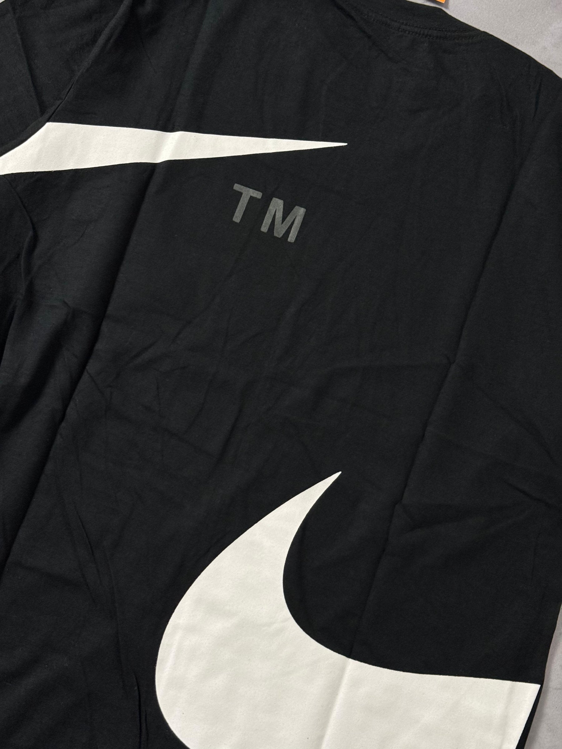 Camiseta Nike Big Swoosh TM - Preto