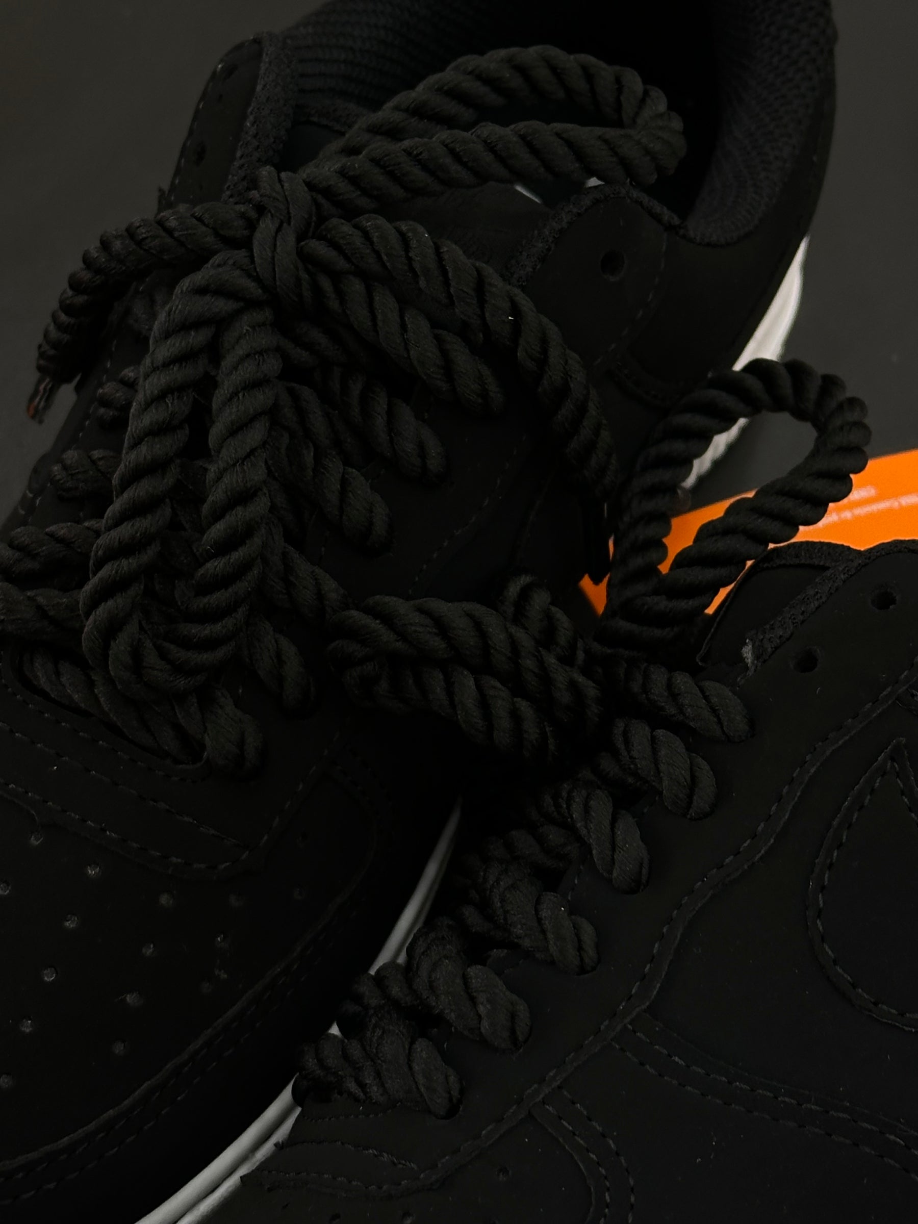 Tênis Nike Air Force 1 - Nobuck