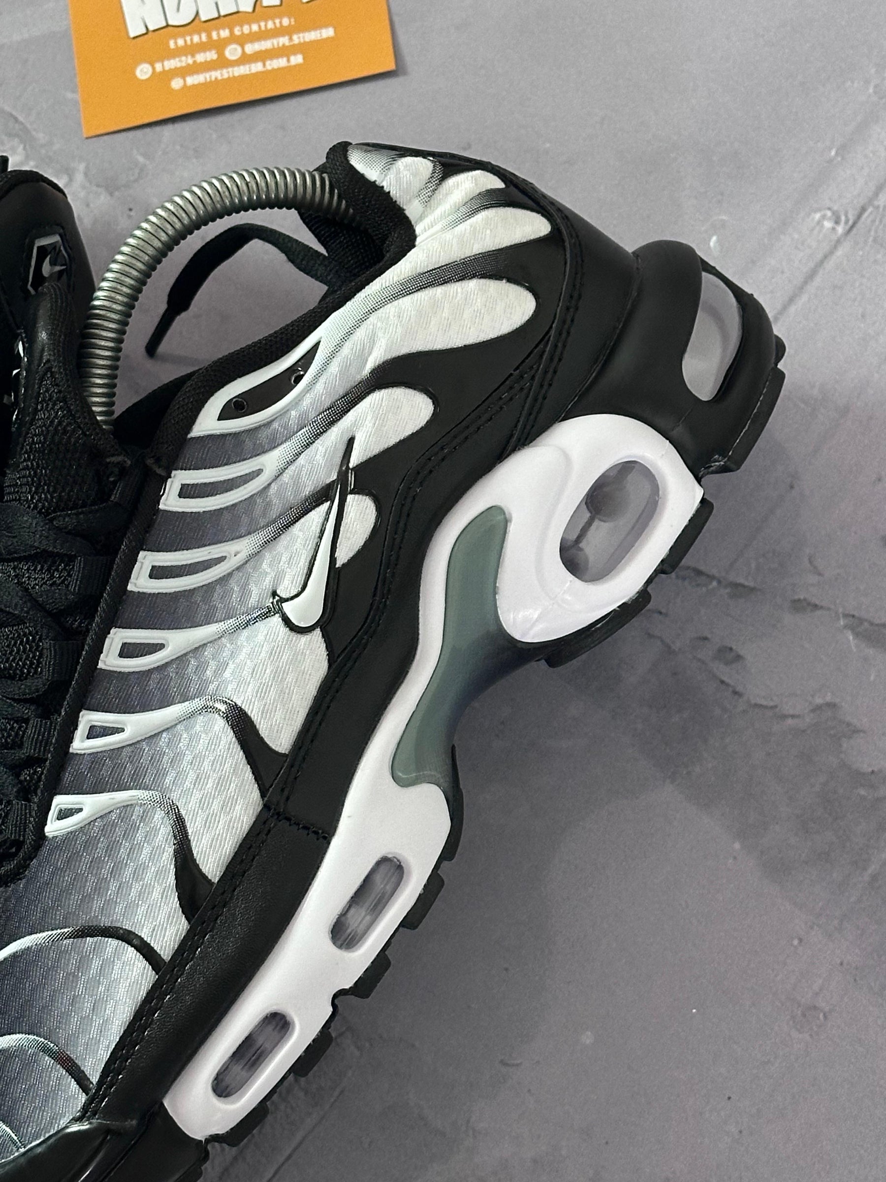 Tênis Nike Air Max Plus TN - Metalic