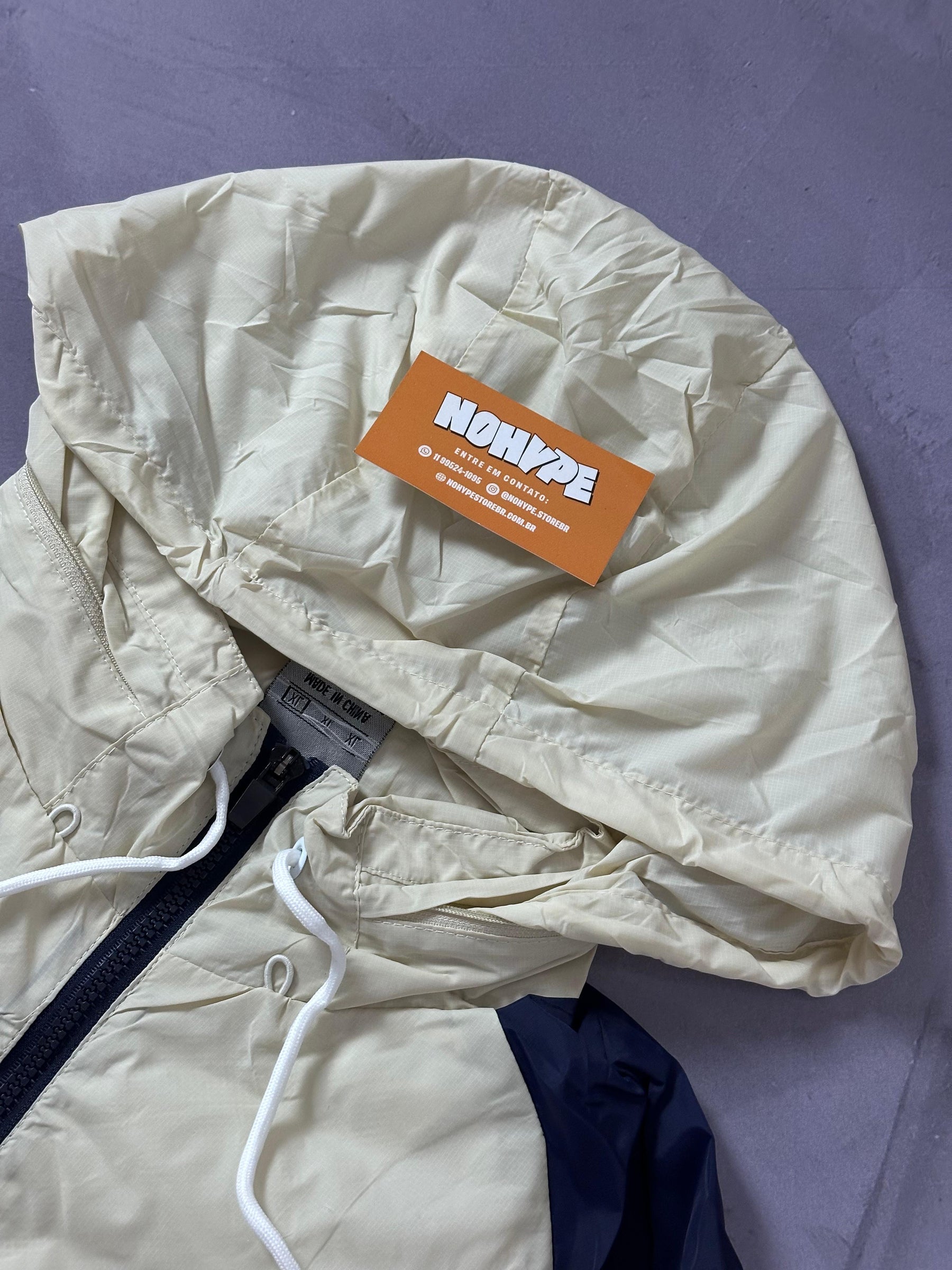 Corta Vento Nike Windrunner - Azul e Creme