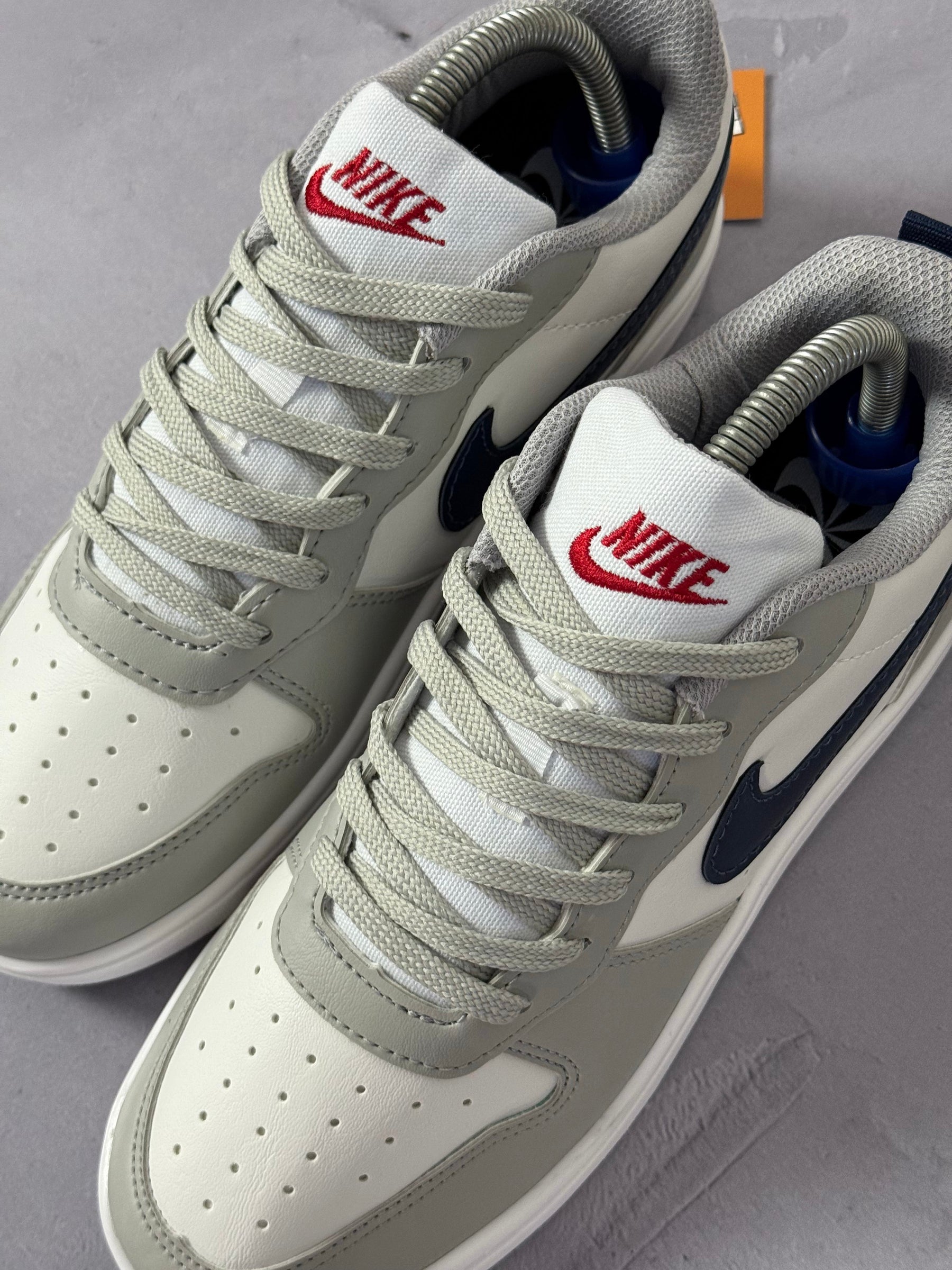 Tênis Nike Borough - Cinza/Branco/Azul