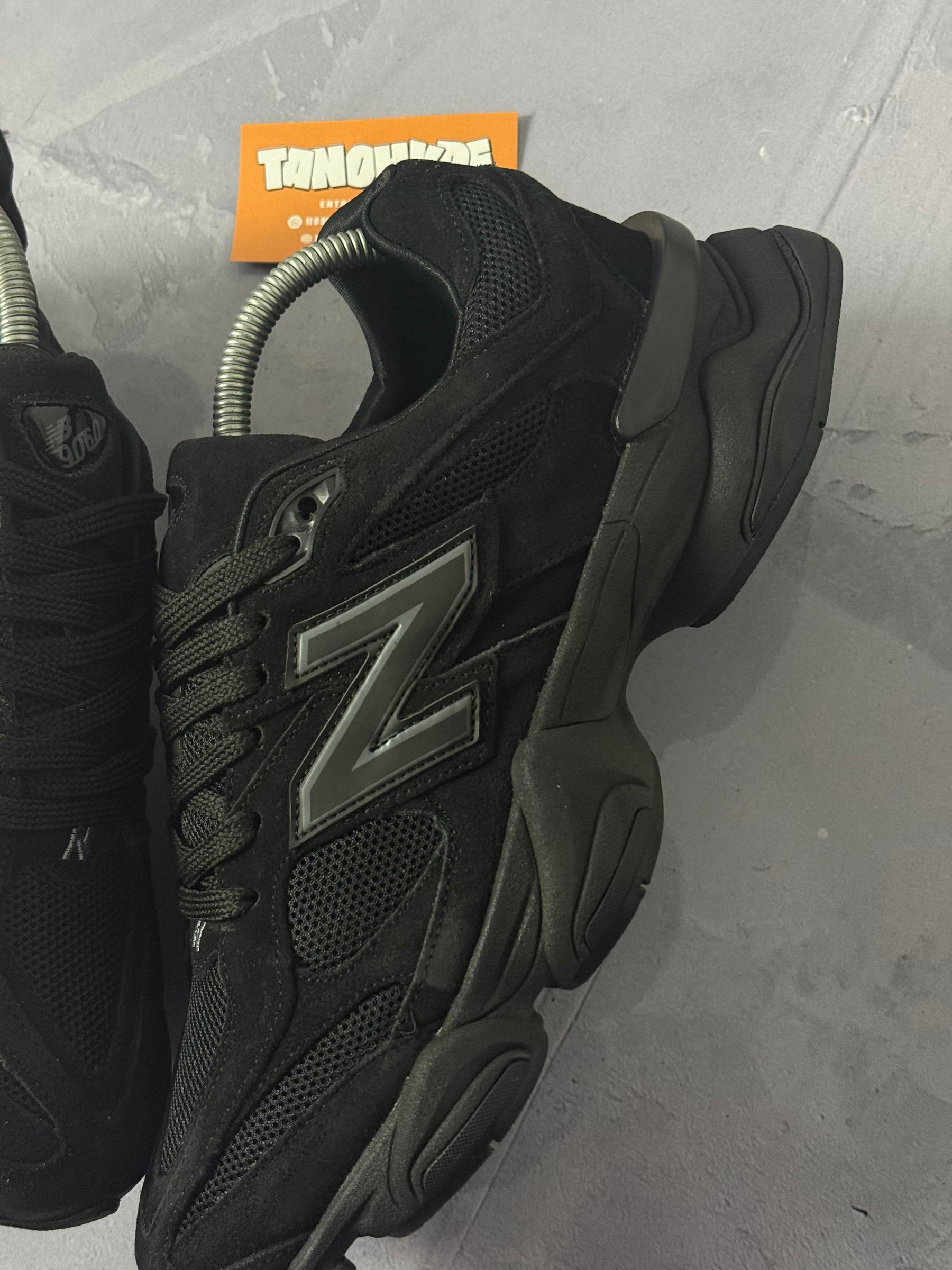Tênis New Balance 9060 - Preto