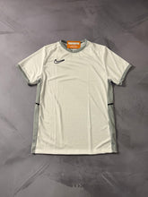 Camiseta Nike Dri Fit Academy 25 - Branca/Cinza