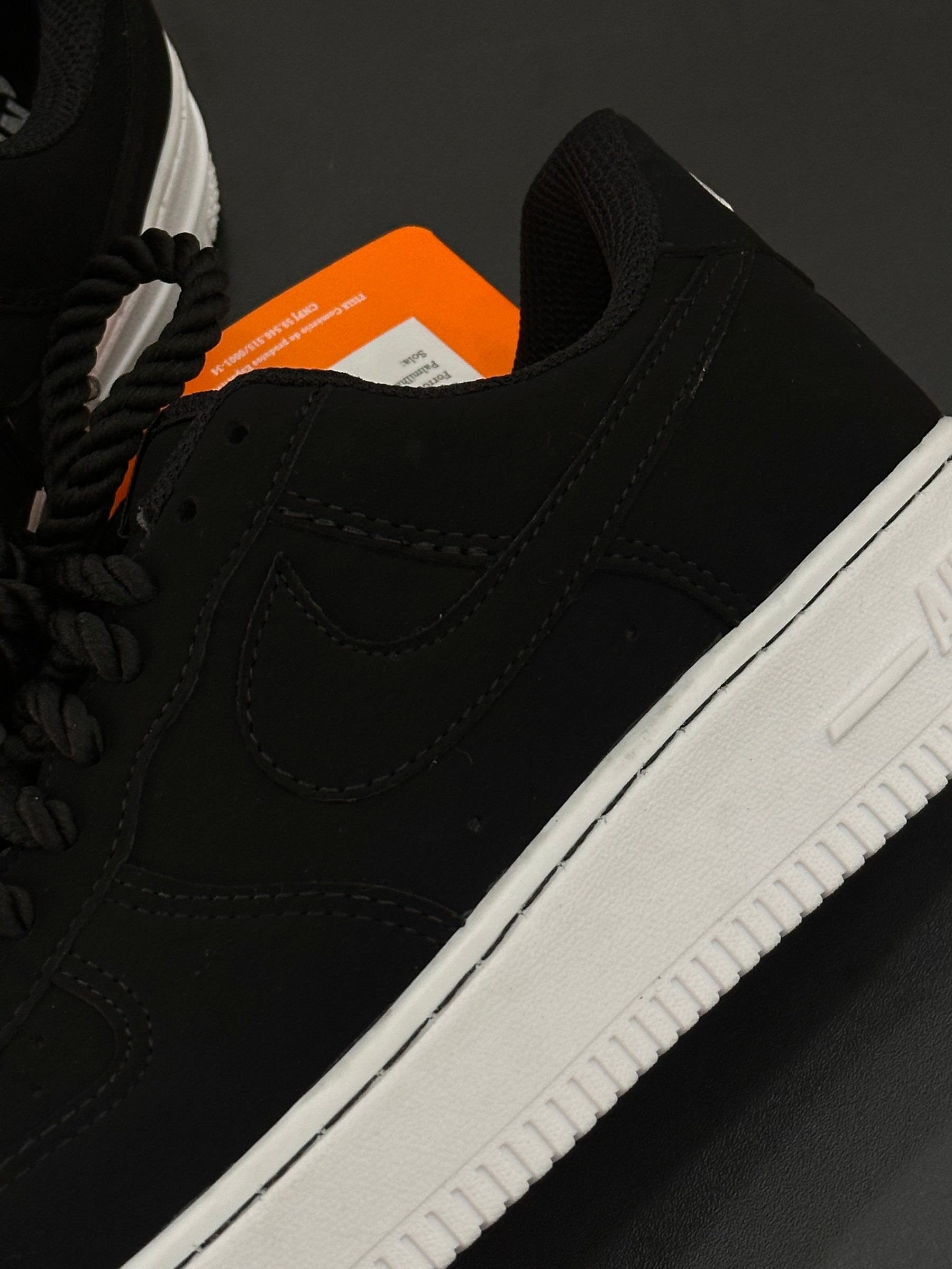 Tênis Nike Air Force 1 - Nobuck
