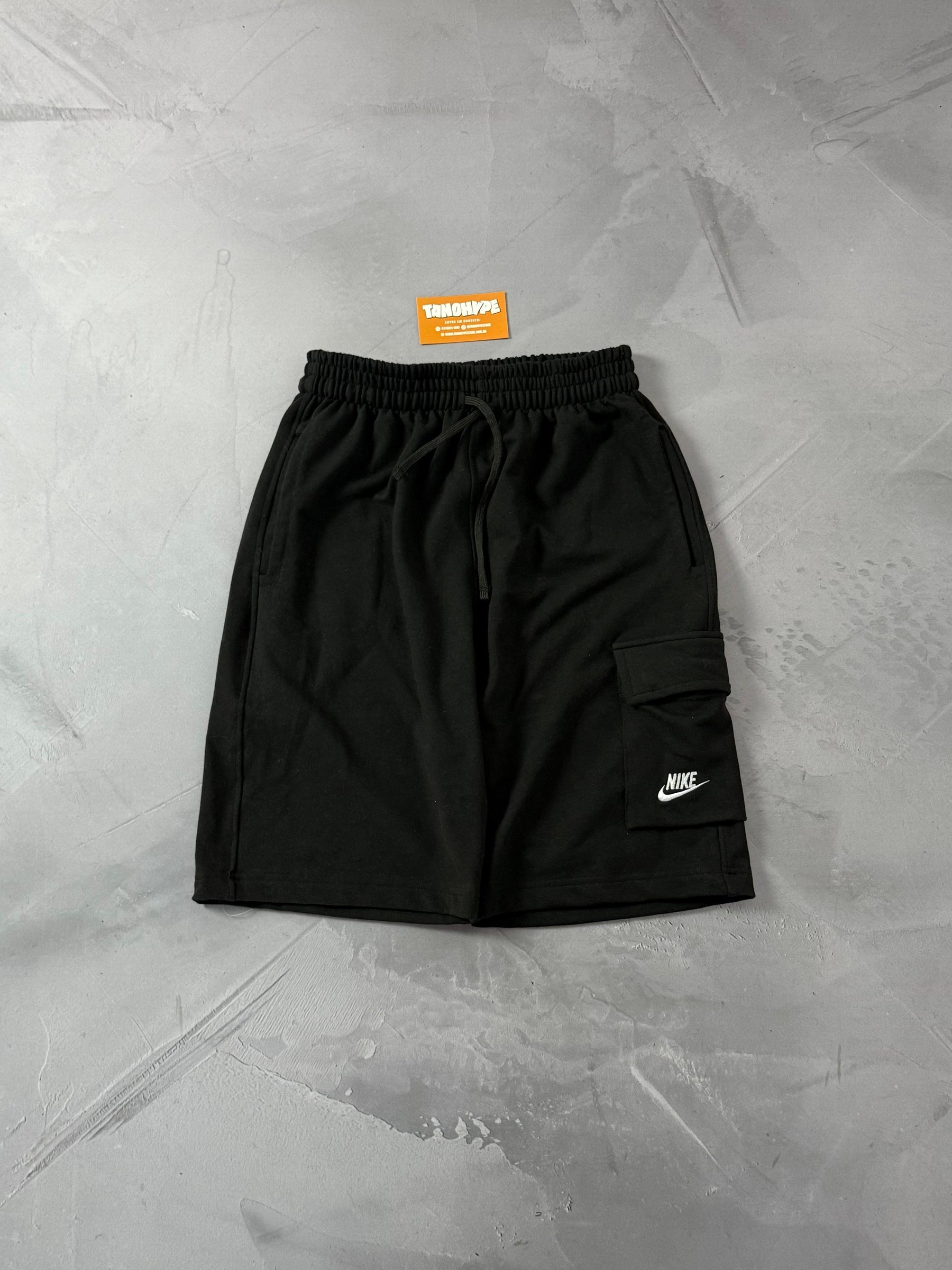 Shorts Moletom Nike Cargo - Preto
