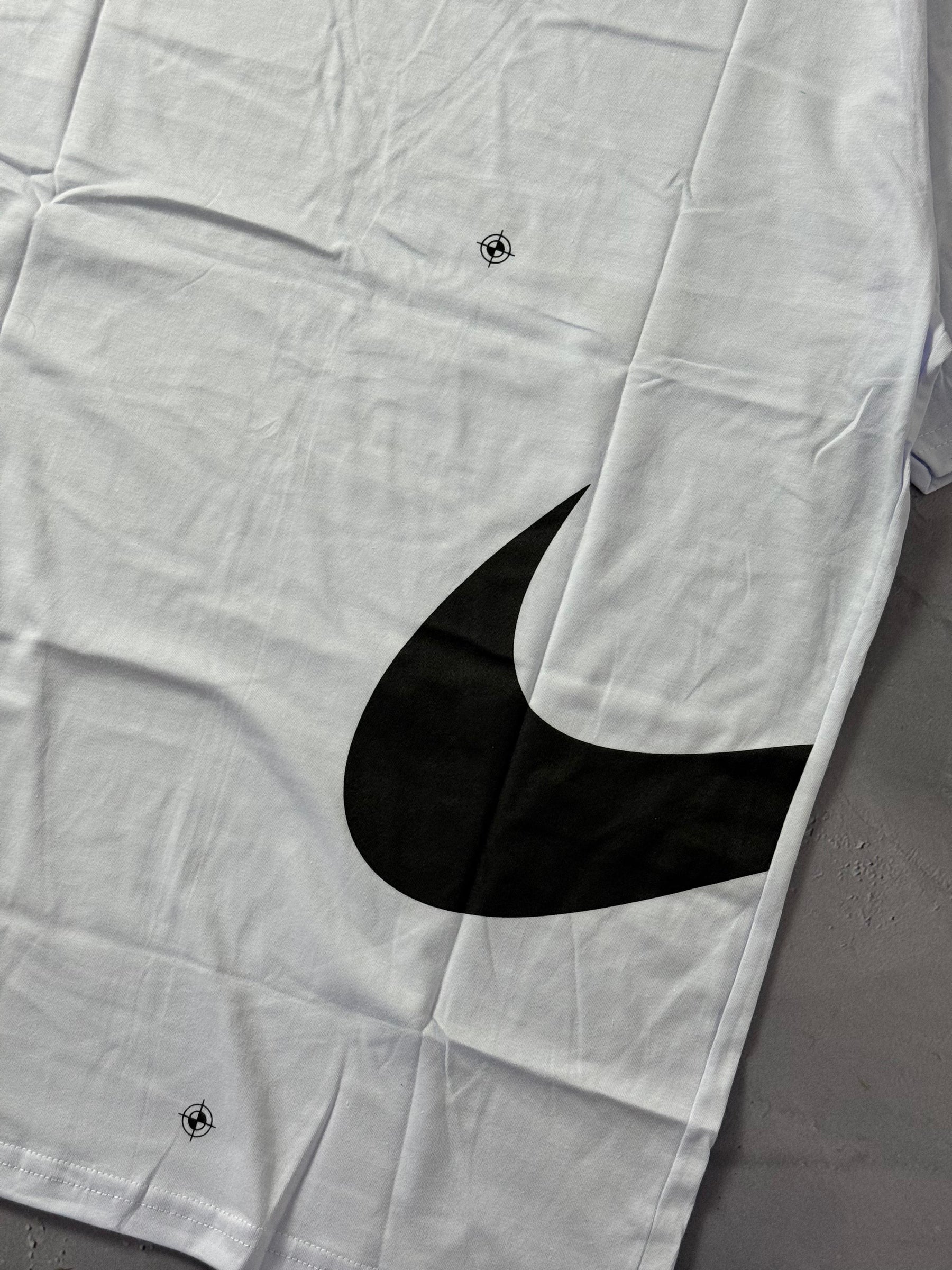 Camiseta Nike Sportswear Swoosh Club - Branco