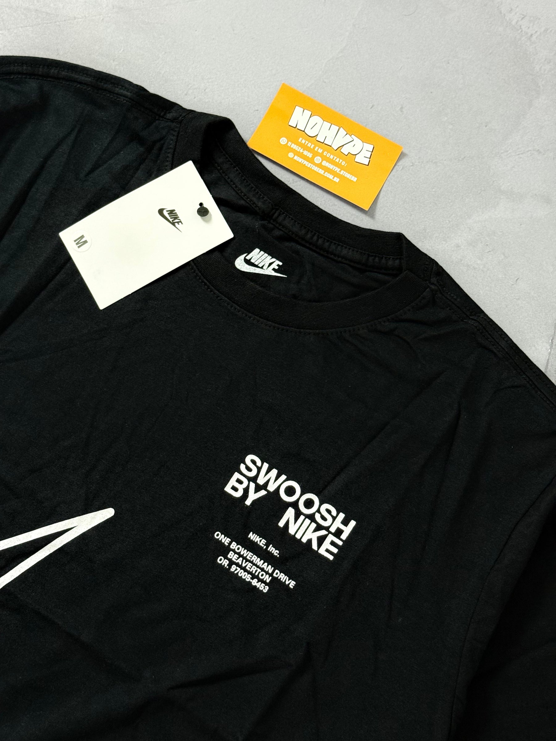 Camiseta Nike Big Swoosh - Preto