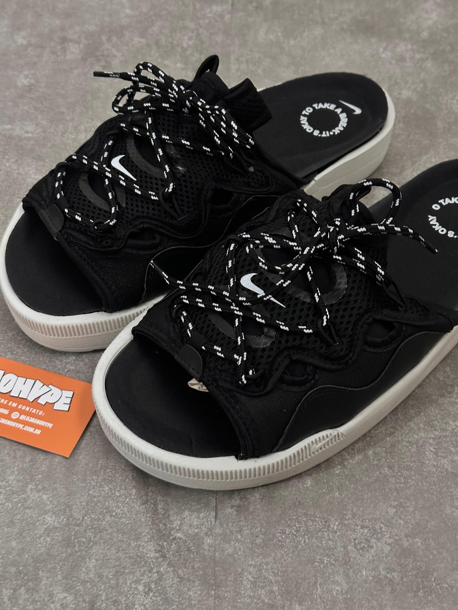 Chinelo Slide Offline Nike - Preto e Branco