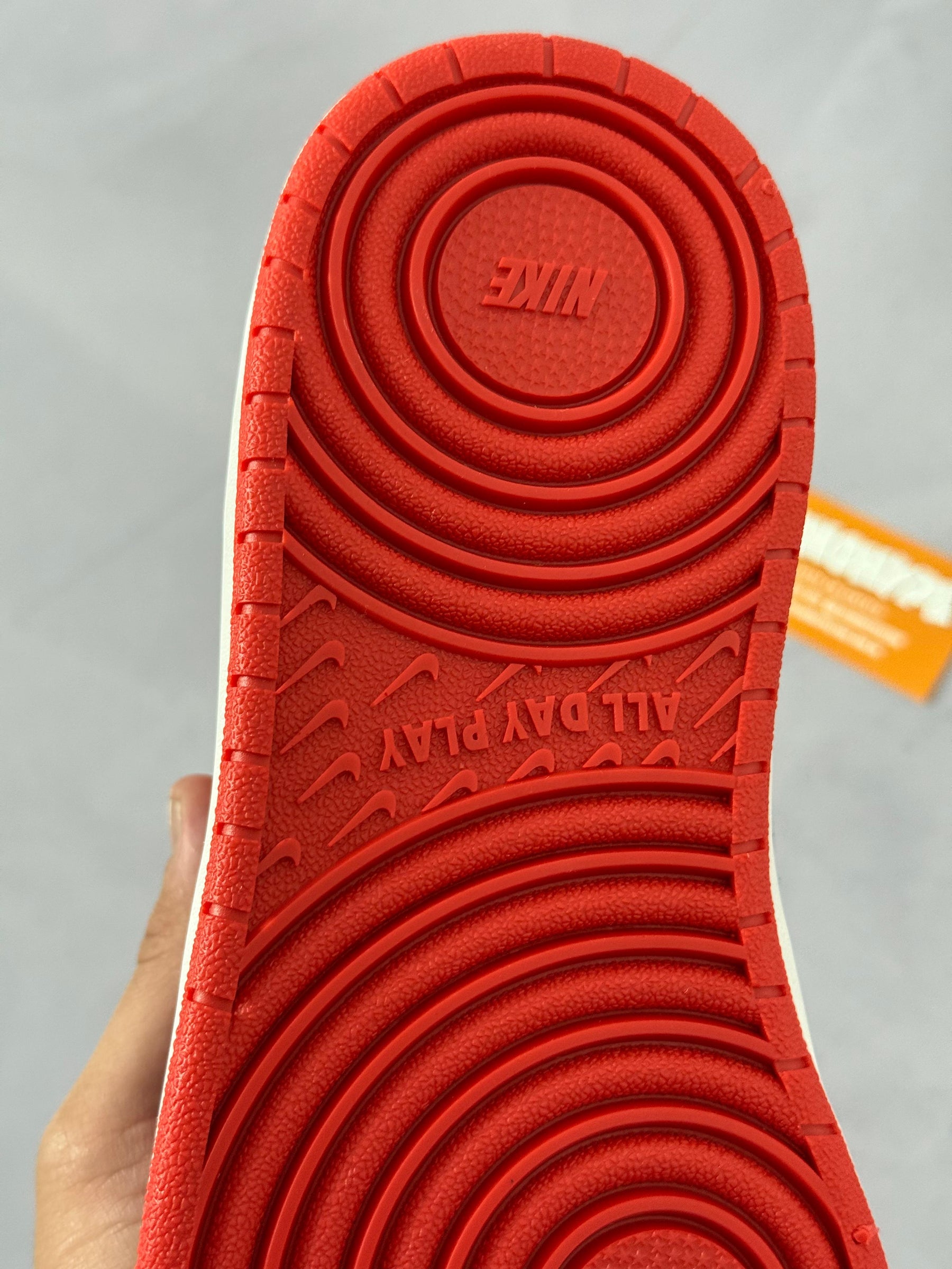 Tênis Nike Borough - Vermelho