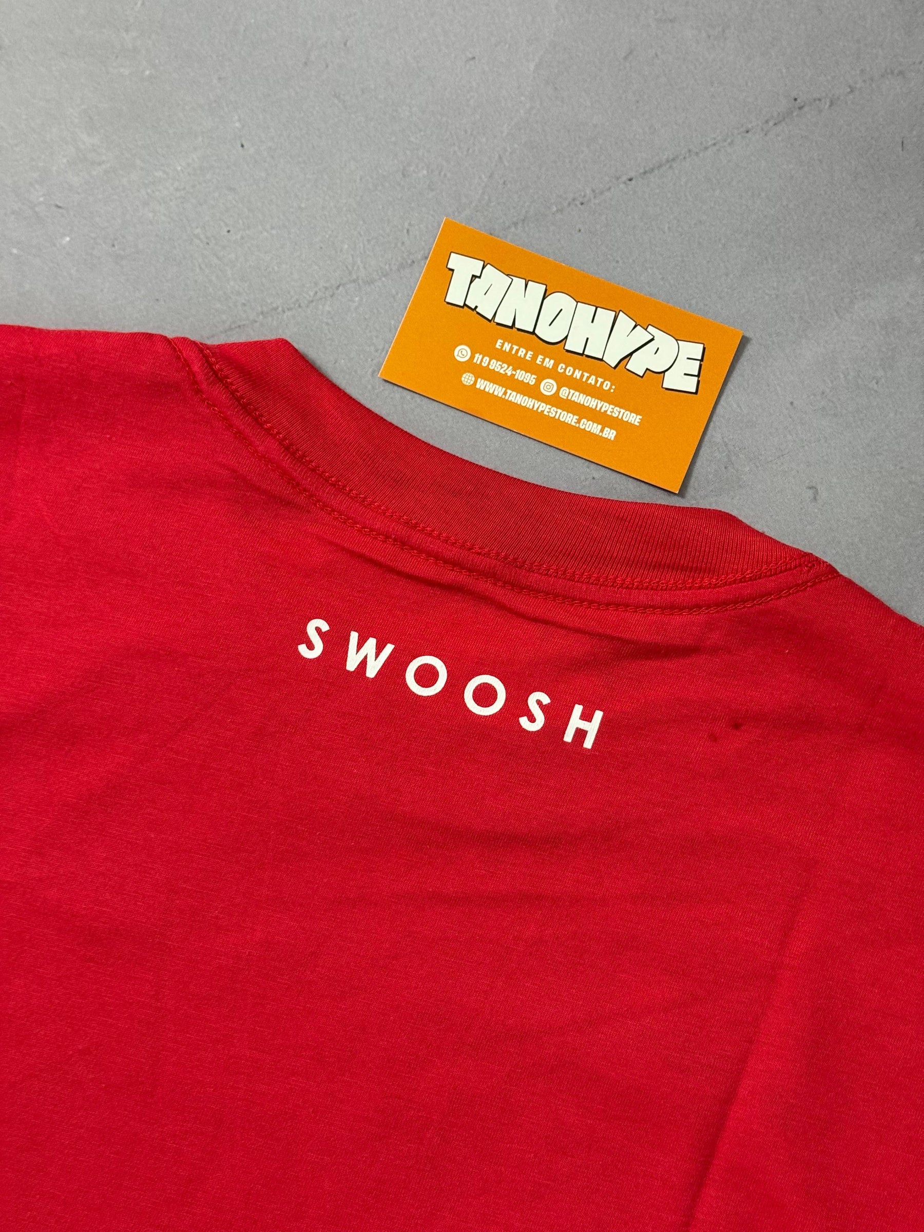 Camiseta Nike Sportswear Swoosh Club - Vermelha