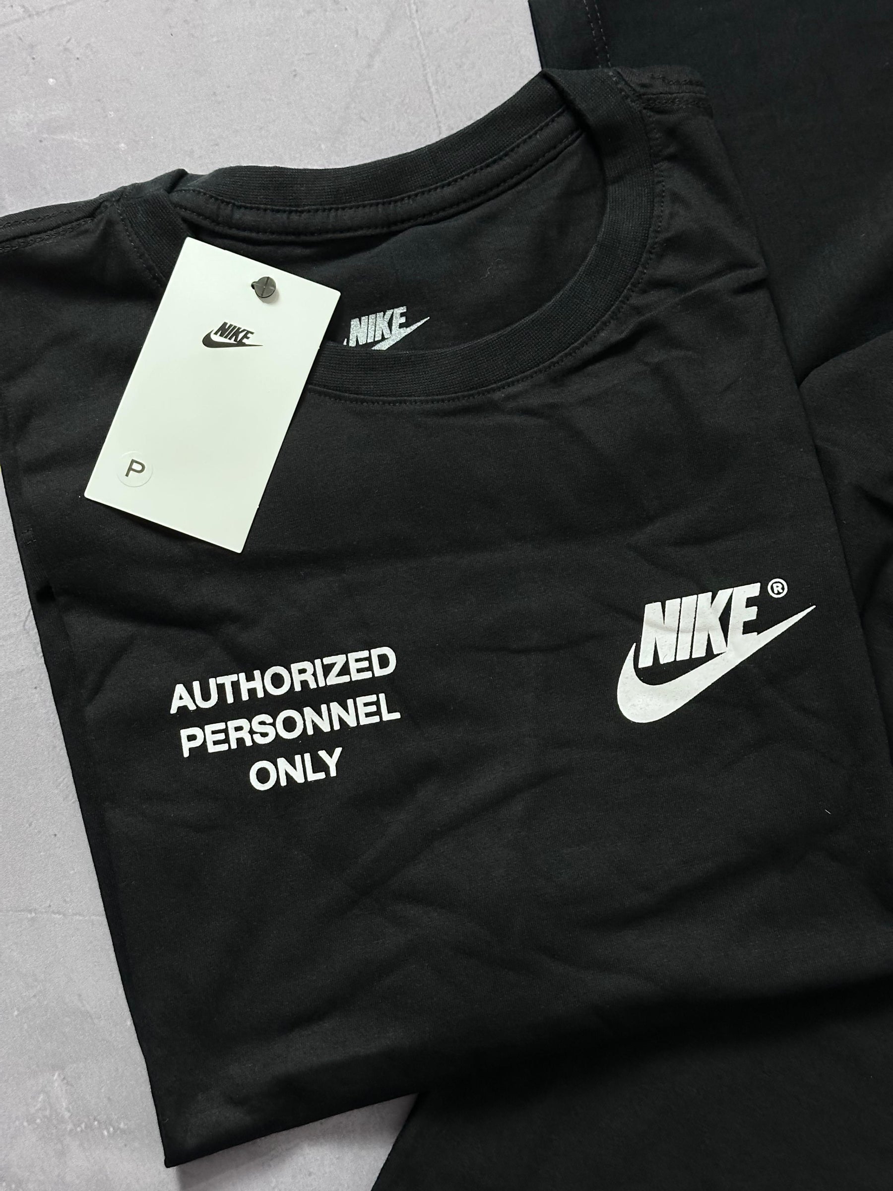 Camiseta Nike Authorized 2.0 - Preto