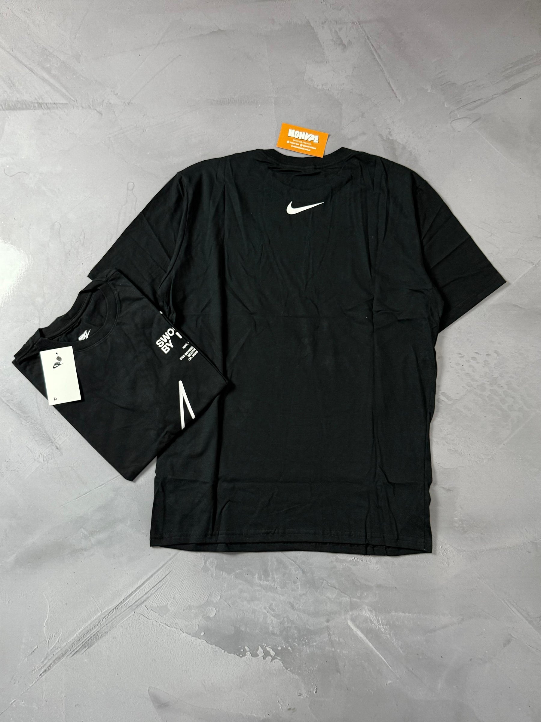 Camiseta Nike Big Swoosh - Preto