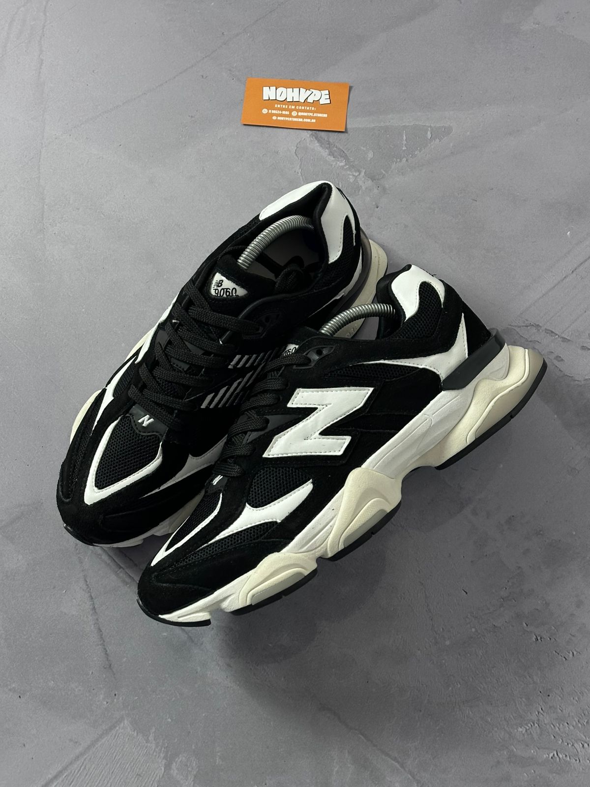 Tênis New Balance 9060 - Preto e Branco