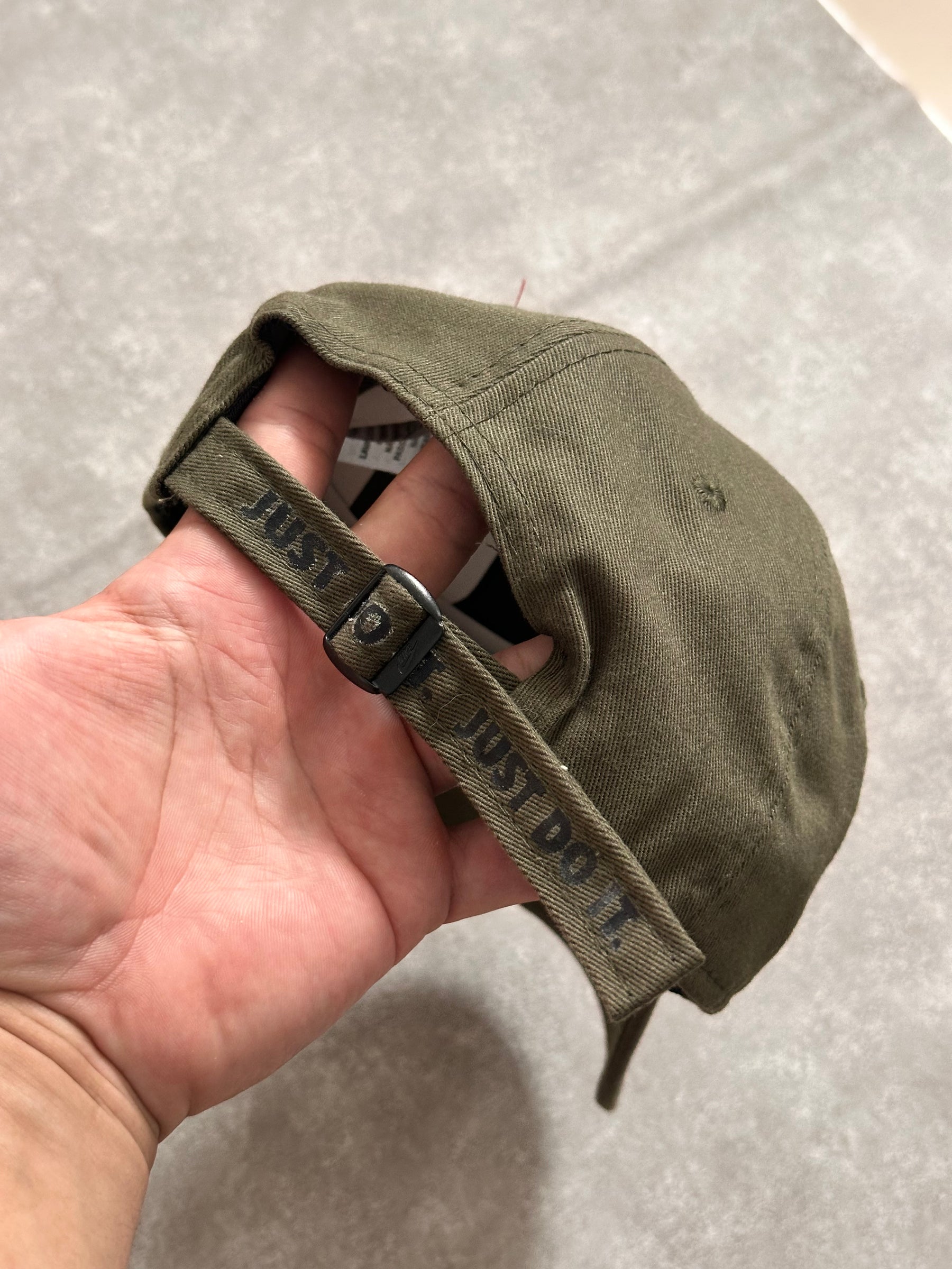 Boné Nike Club Boxy - Verde Musgo