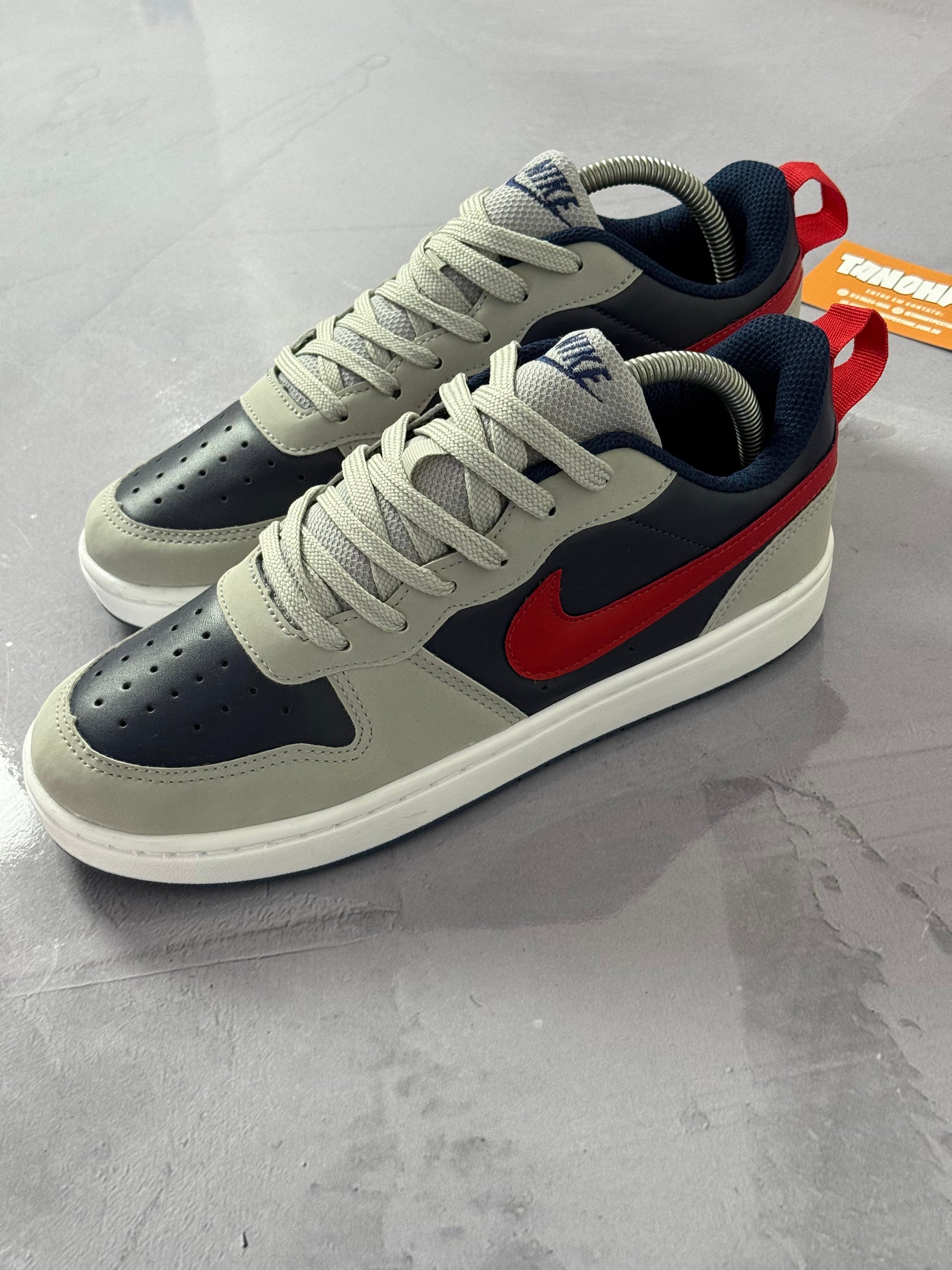 Tênis Nike Borough - Cinza/Vermelho/Azul