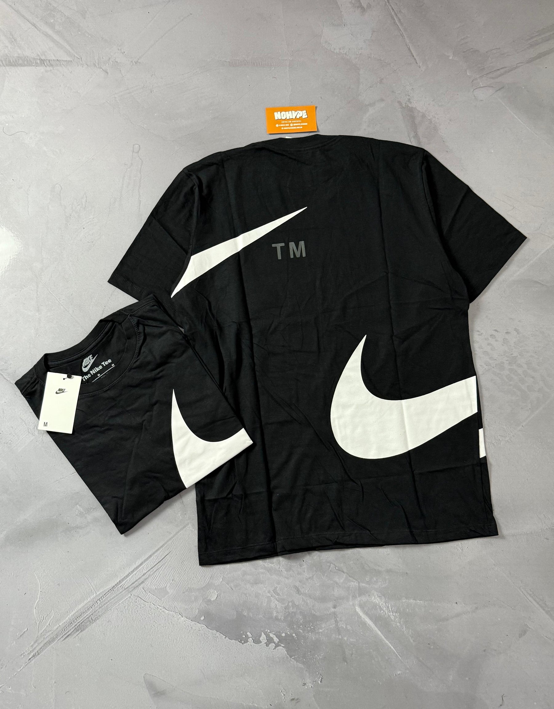 Camiseta Nike Big Swoosh TM - Preto