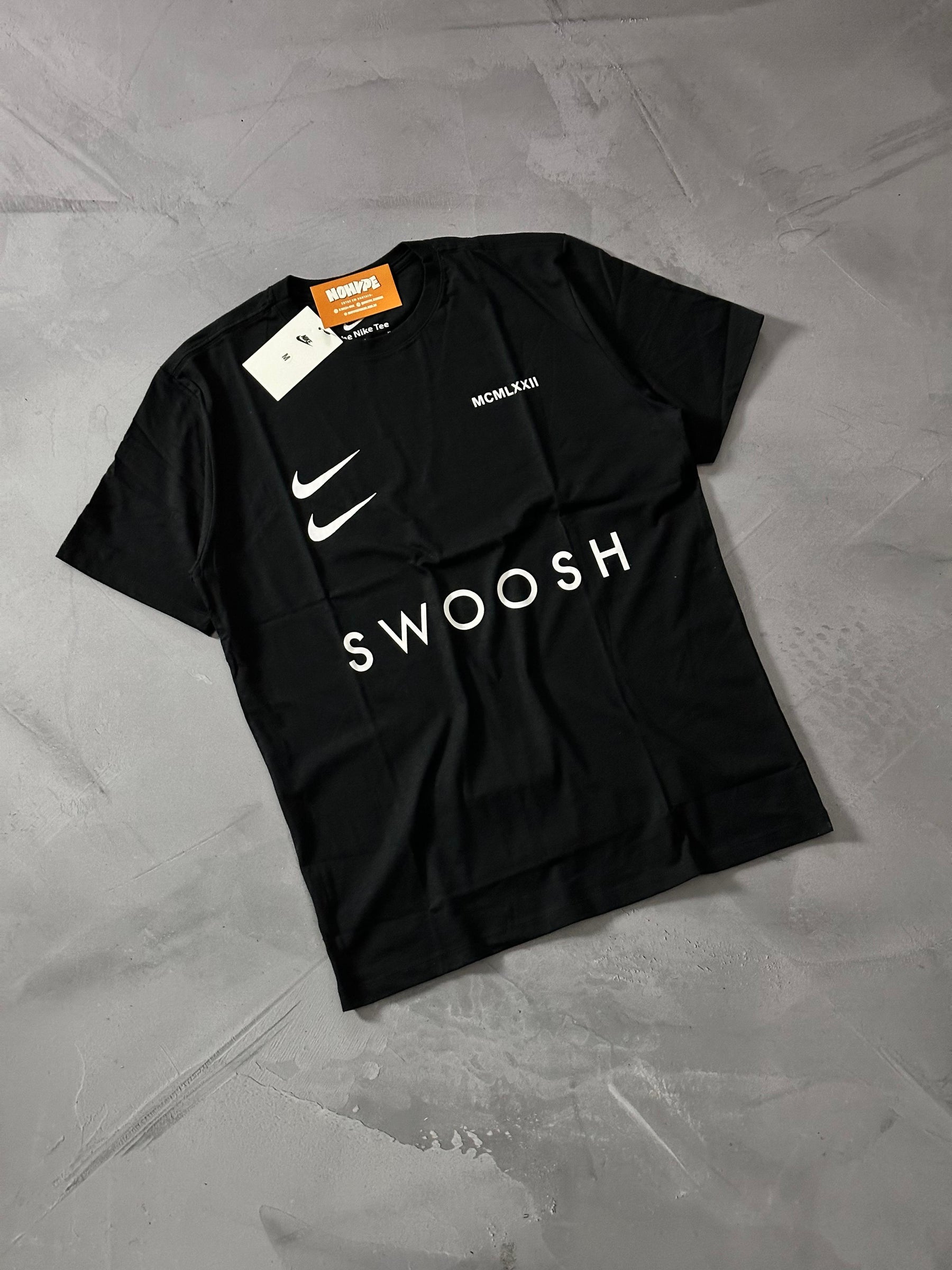 Camiseta Nike Double Swoosh - Preto