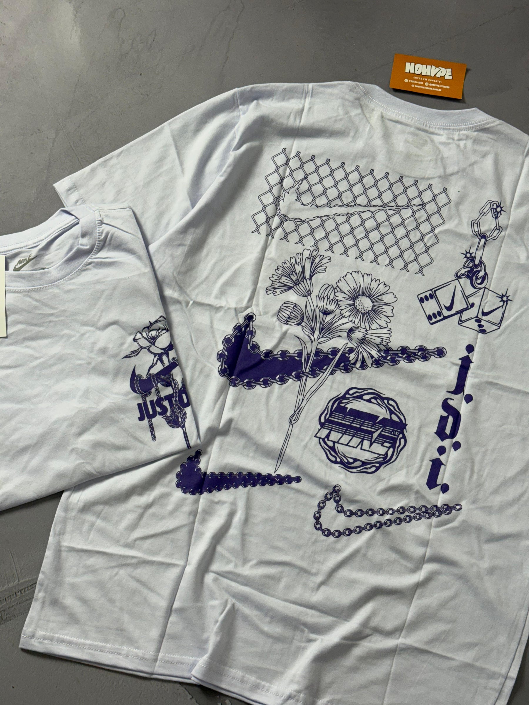 Camiseta Nike Flowers - Branco