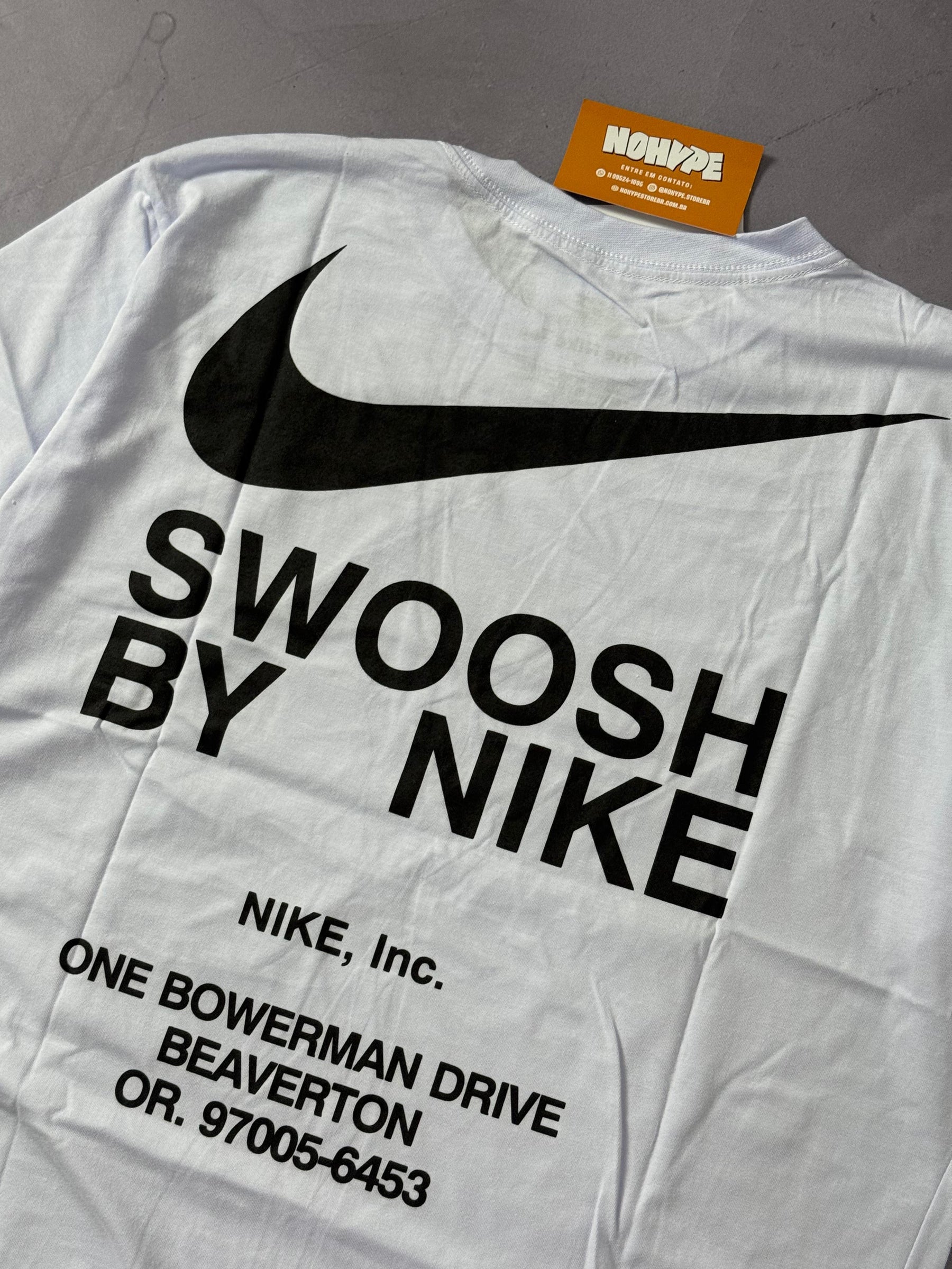 Camiseta Nike By Swoosh - Branca