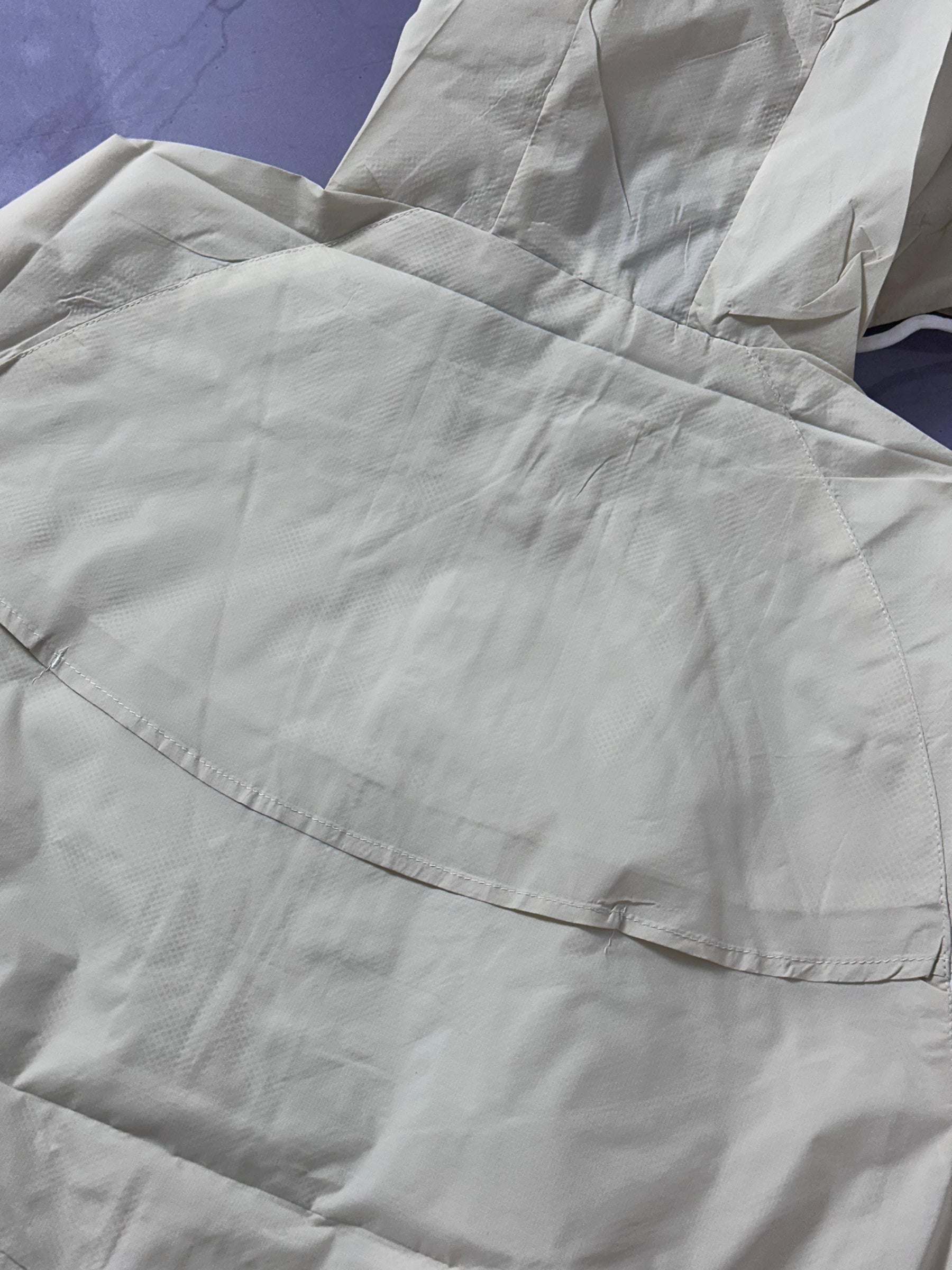 Corta Vento Nike Windrunner - Bege e Branco