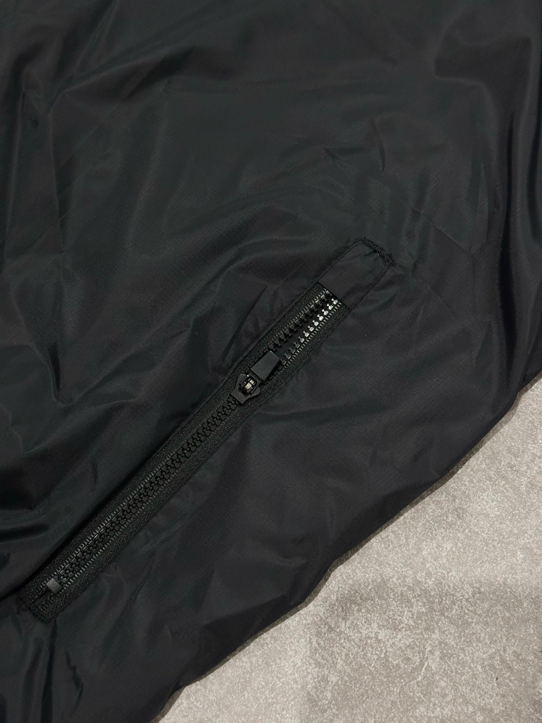 Conjunto Nike - Calça + Corta Vento Preto/Branco