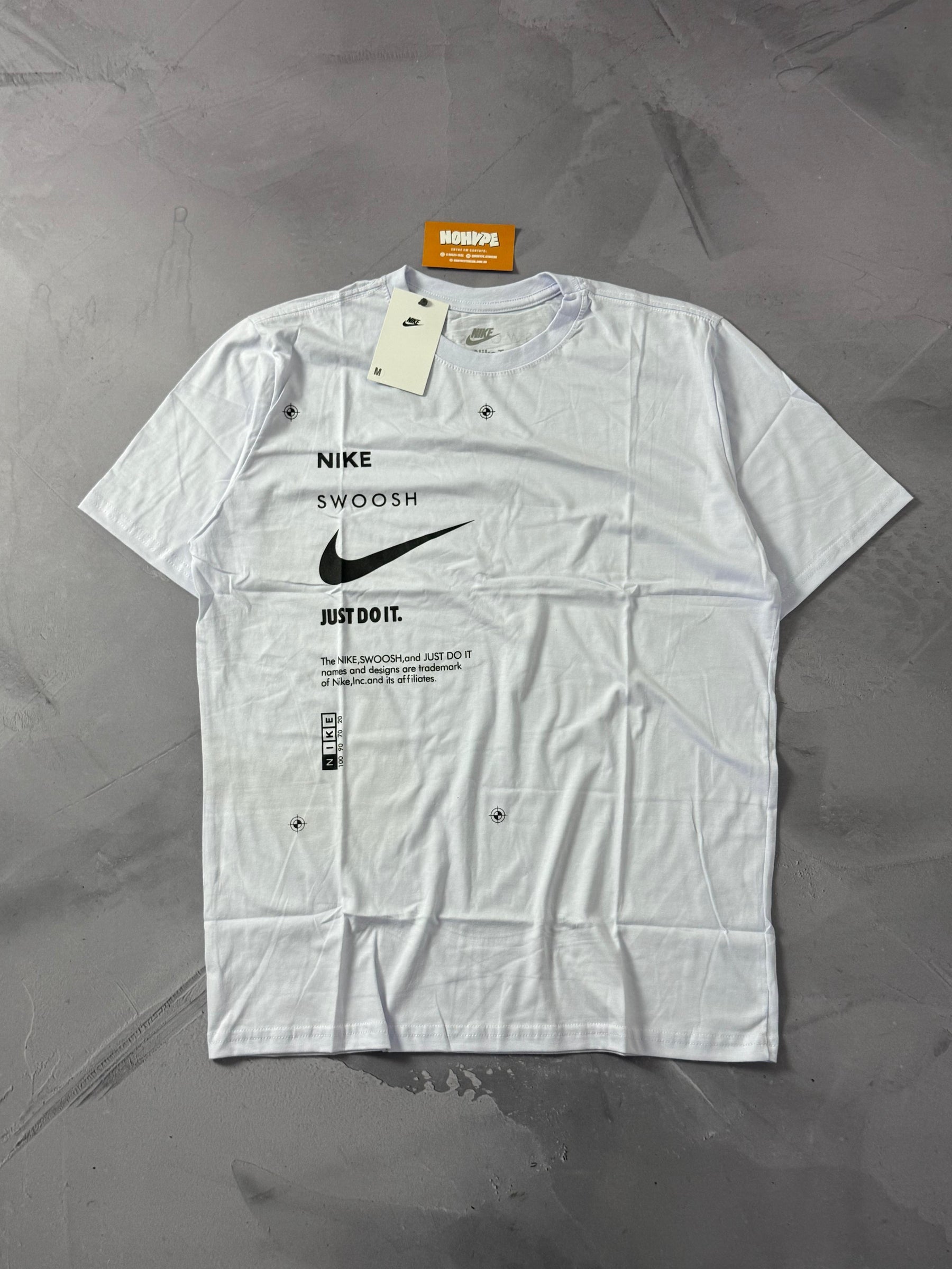 Camiseta Nike Sportswear Swoosh Club - Branco