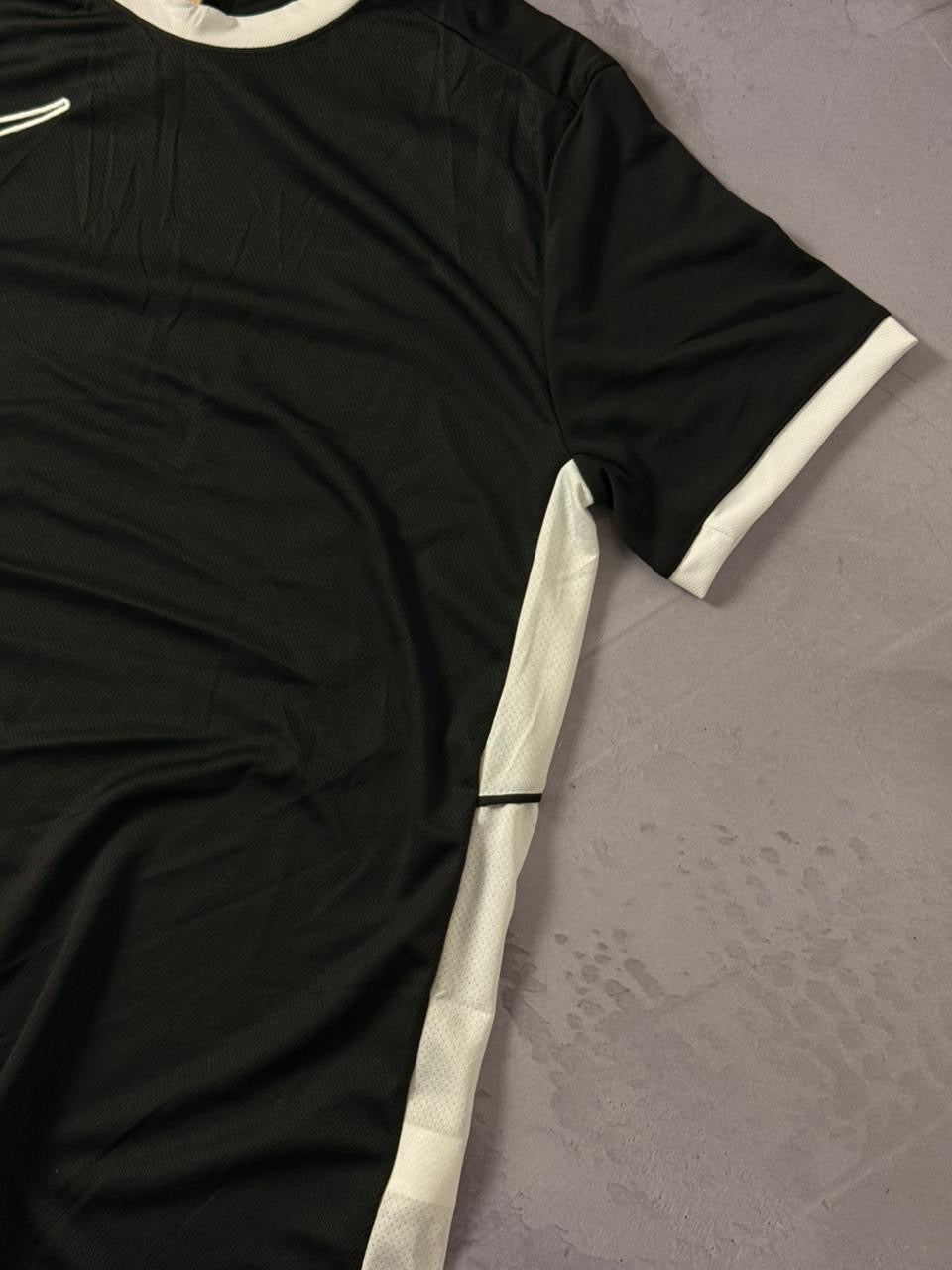 Camiseta Nike Dri Fit Academy 25 - Preta