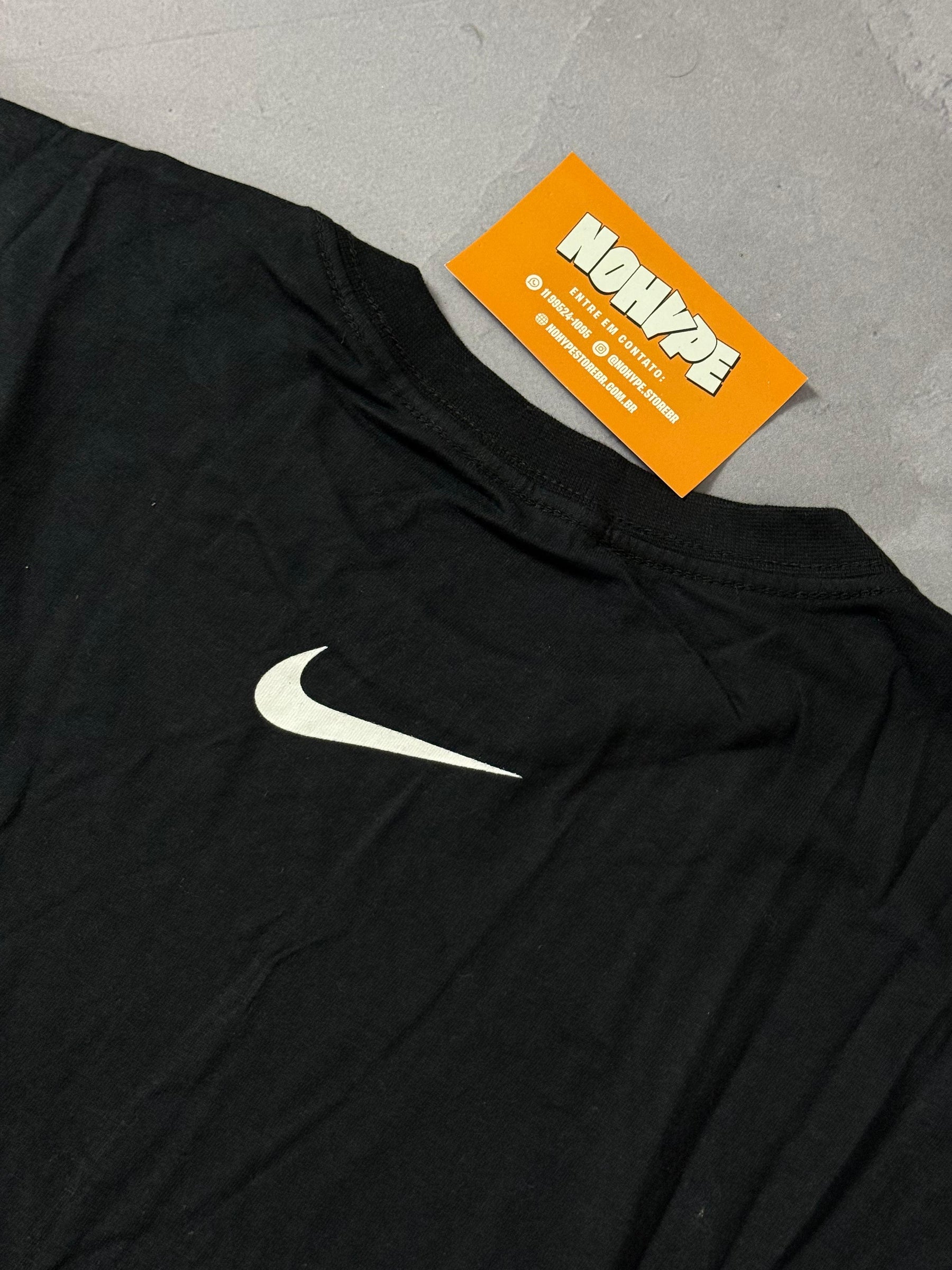 Camiseta Nike Big Swoosh - Preto