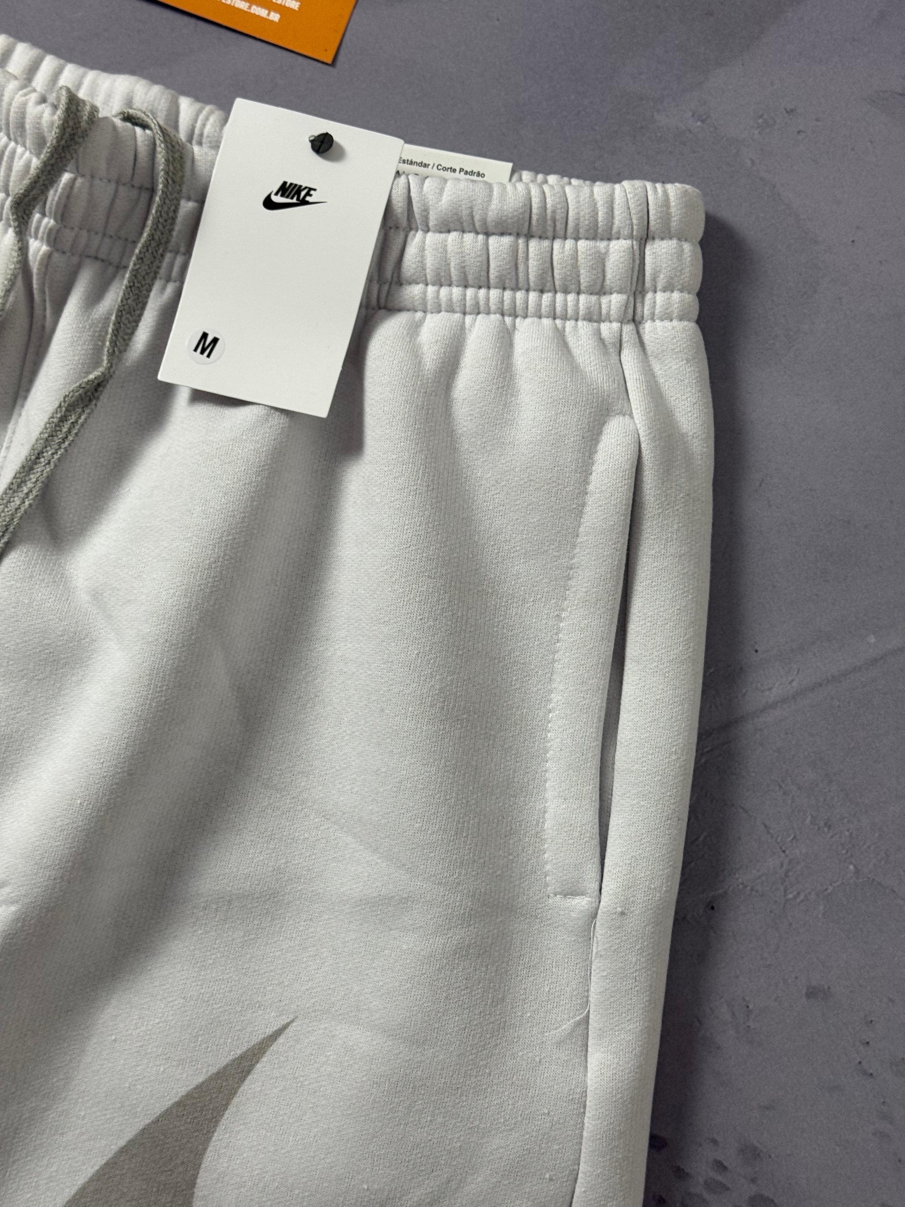 Shorts Moletom Nike Big Swoosh TM - Branco