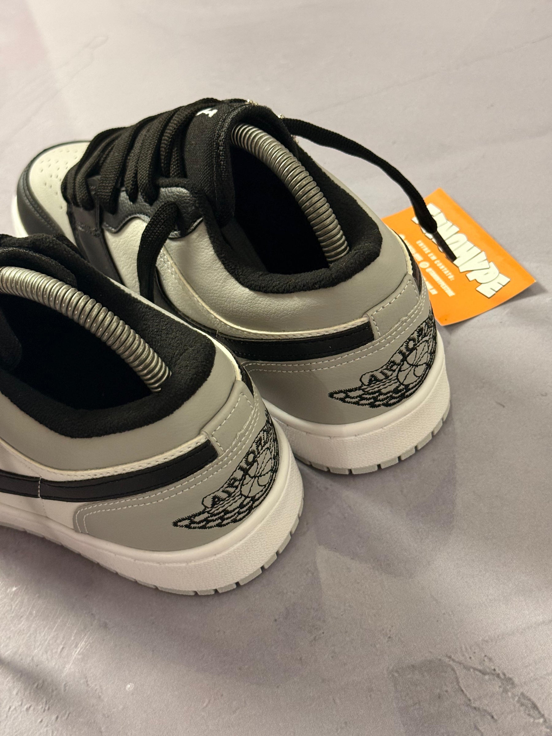 Tênis Nike Air Jordan Low 1 - Cinza/Branco