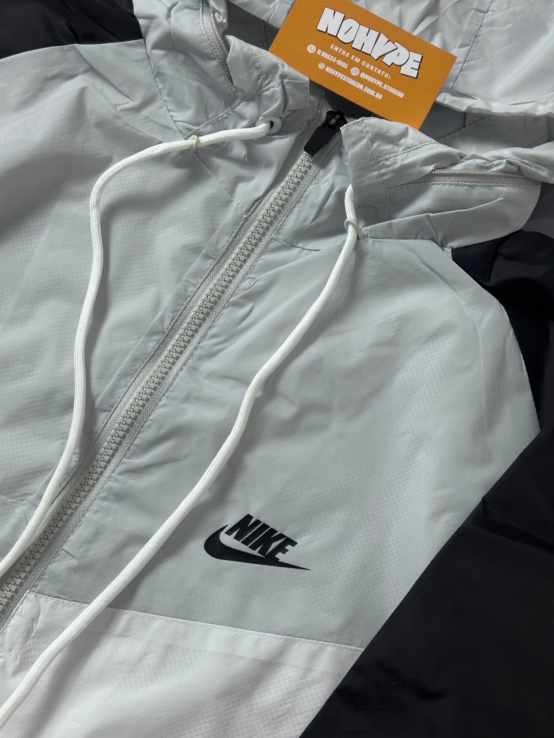 Corta Vento Nike Windrunner - Preto e Cinza