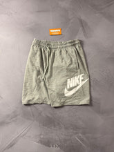 Shorts Moletom Nike Icon - Cinza