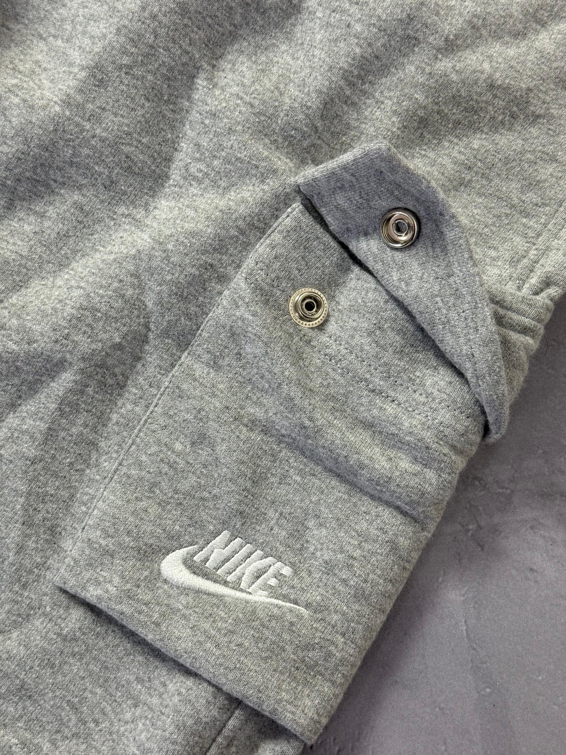 Shorts Moletom Nike Cargo - Cinza