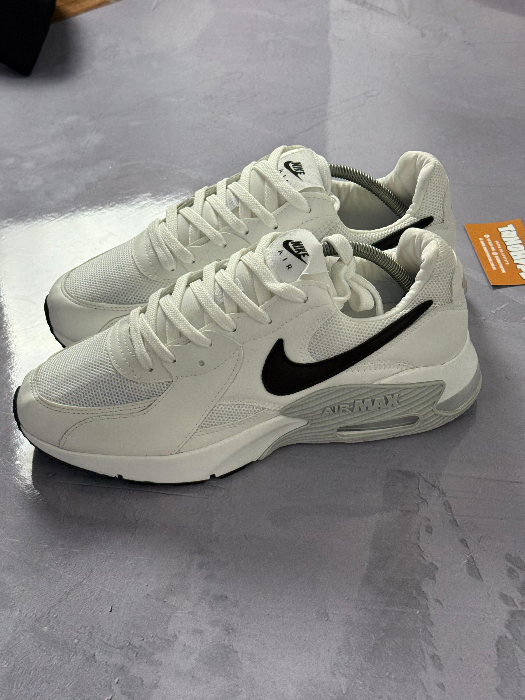 Tênis Nike Air Max Excee - Branco/Preto