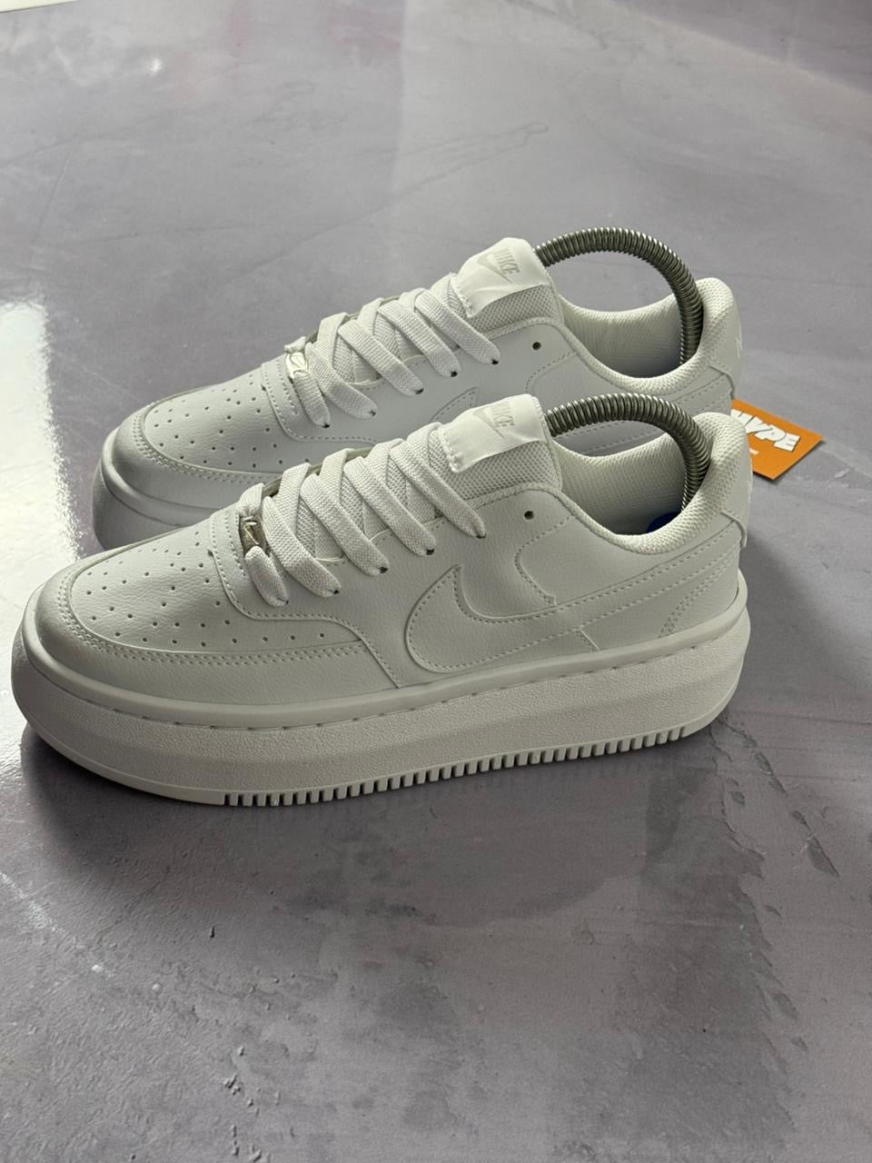 Tênis Nike Court Vision Alta - Branco