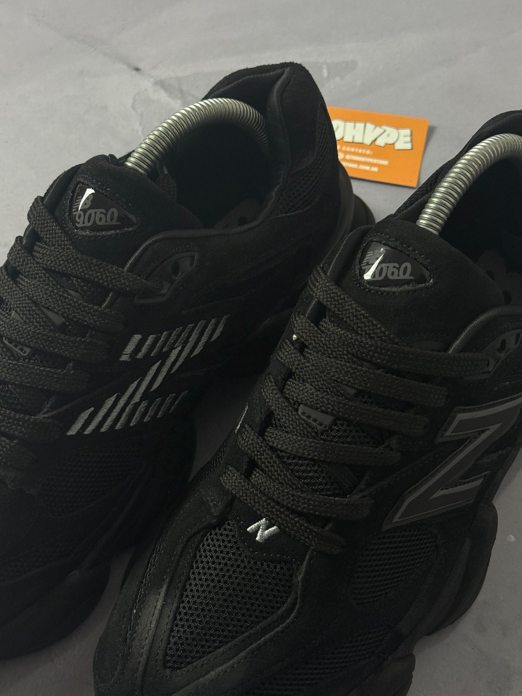Tênis New Balance 9060 - Preto