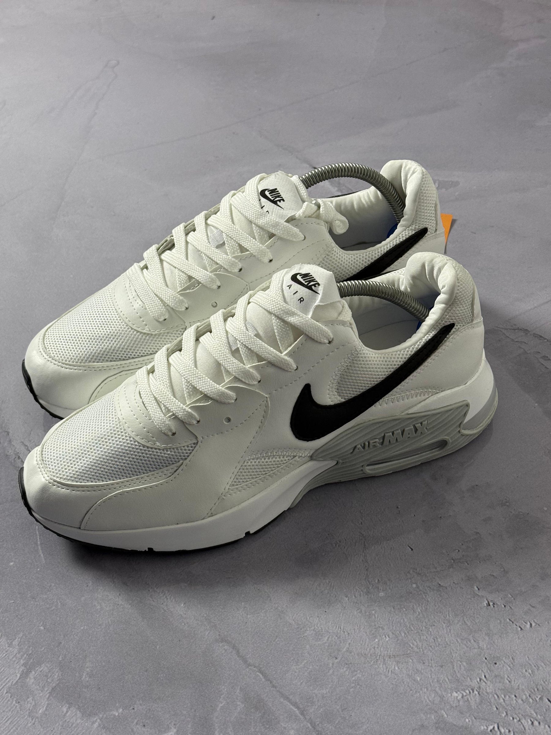 Tênis Nike Air Max Excee - Branco/Preto