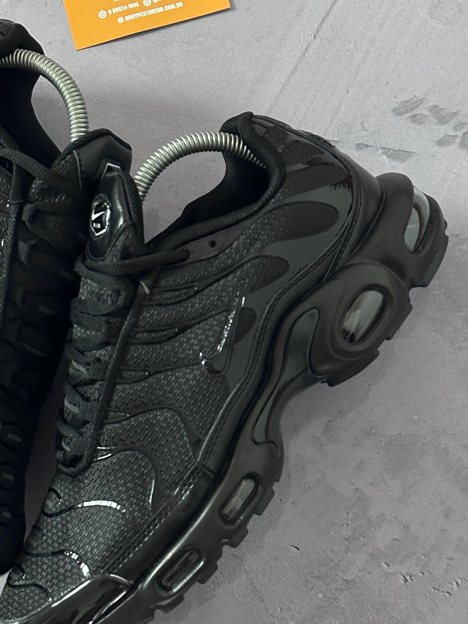 Tênis Nike Air Max Plus TN - Triple Black