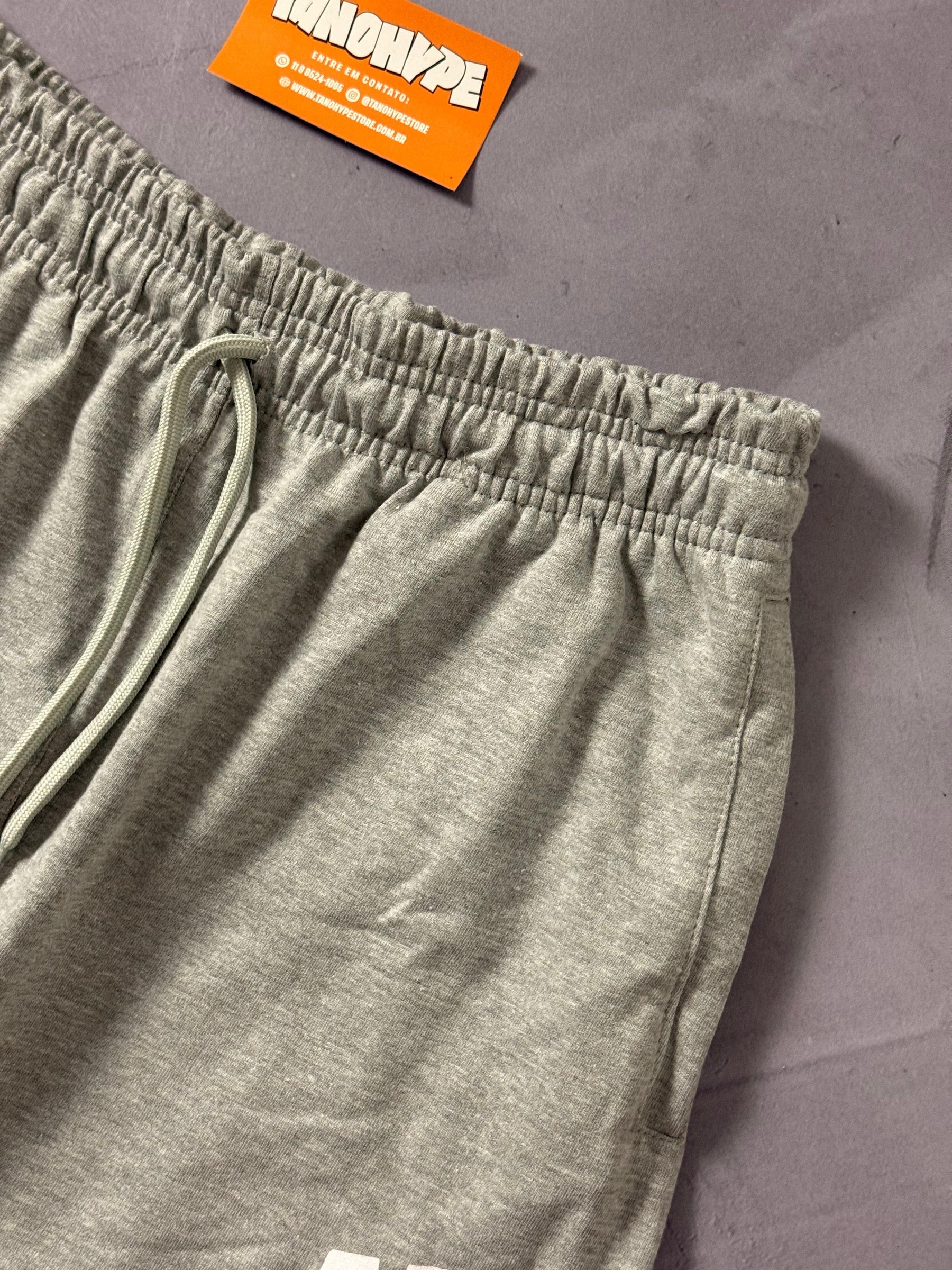 Shorts Moletom Nike Icon - Cinza