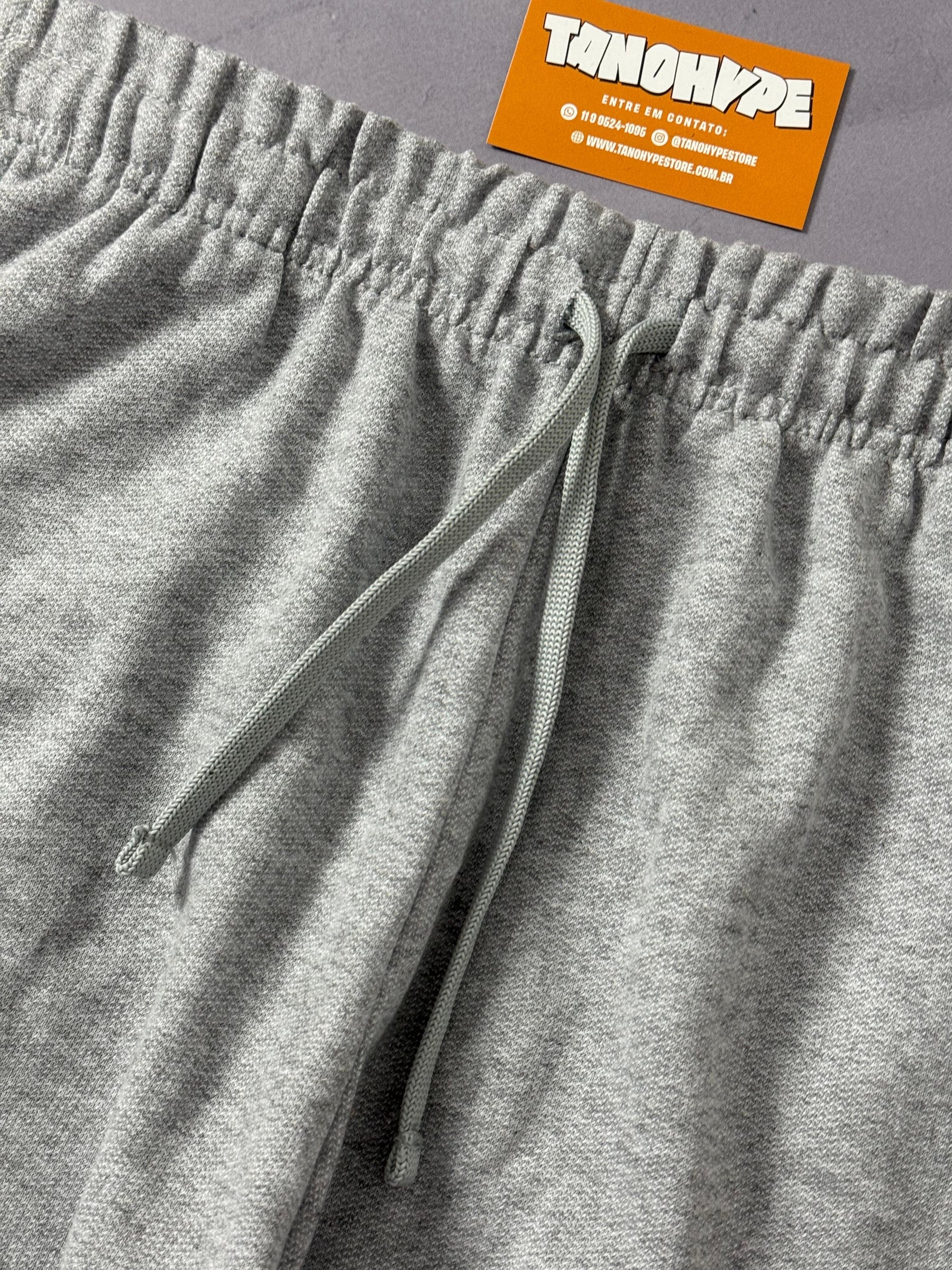 Shorts Moletom Nike Club - Cinza
