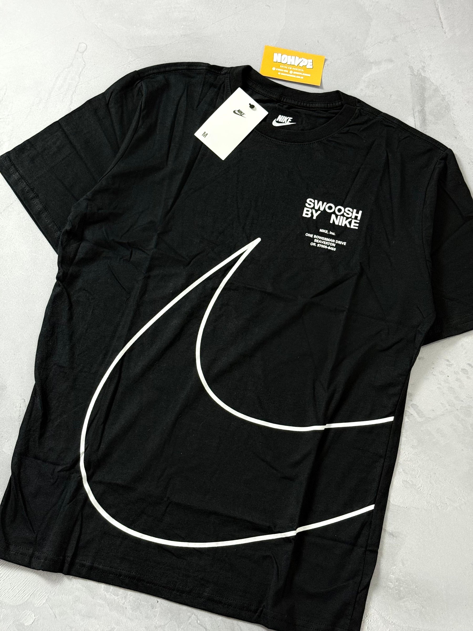 Camiseta Nike Big Swoosh - Preto