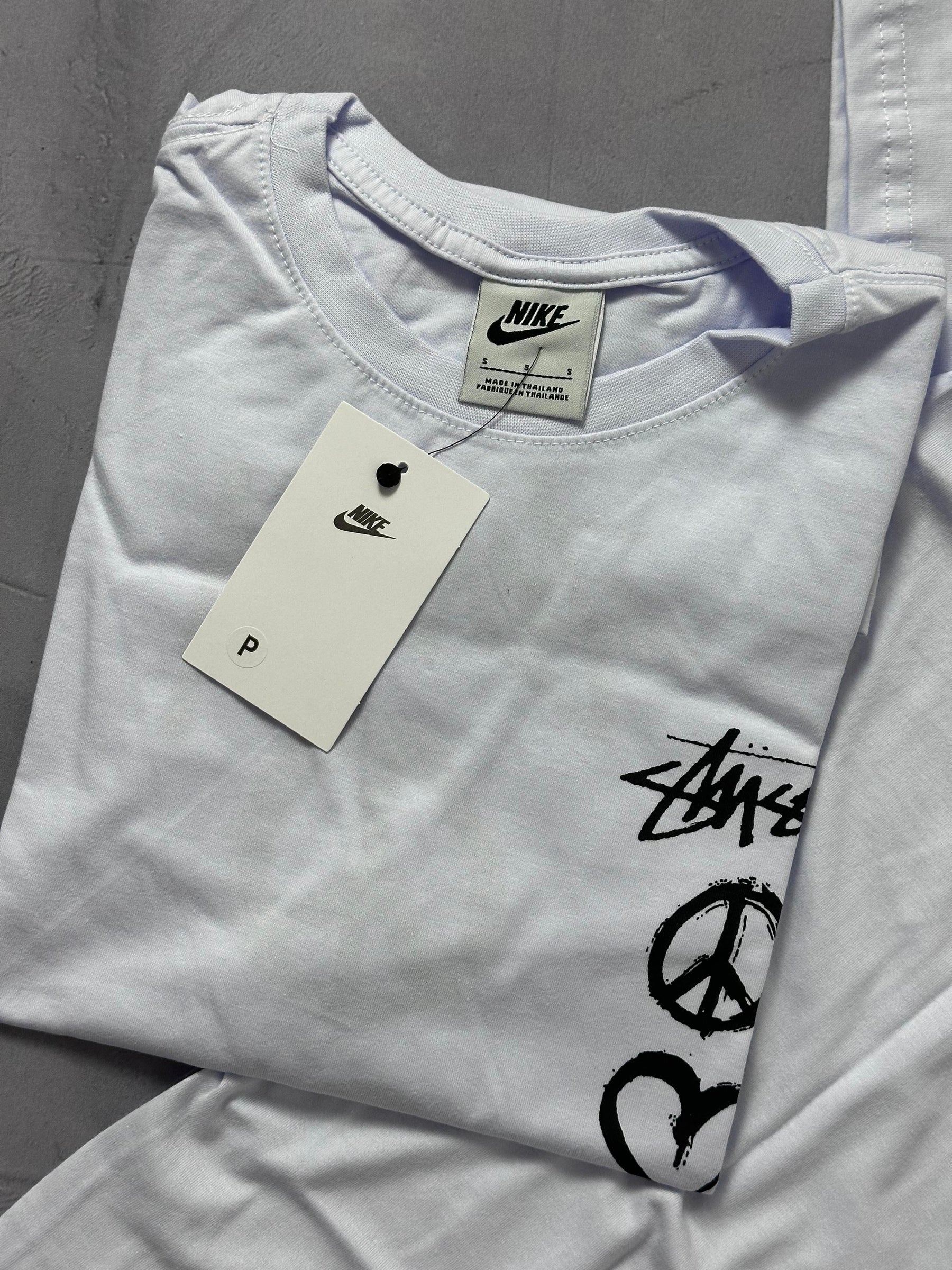 Camiseta Nike x Stussy Peace - Branco