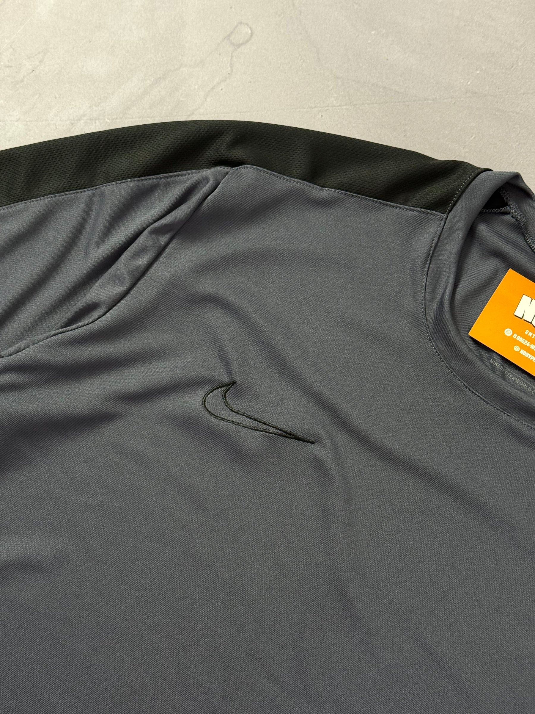 Camiseta Nike Dri Fit Academy 23 - Cinza