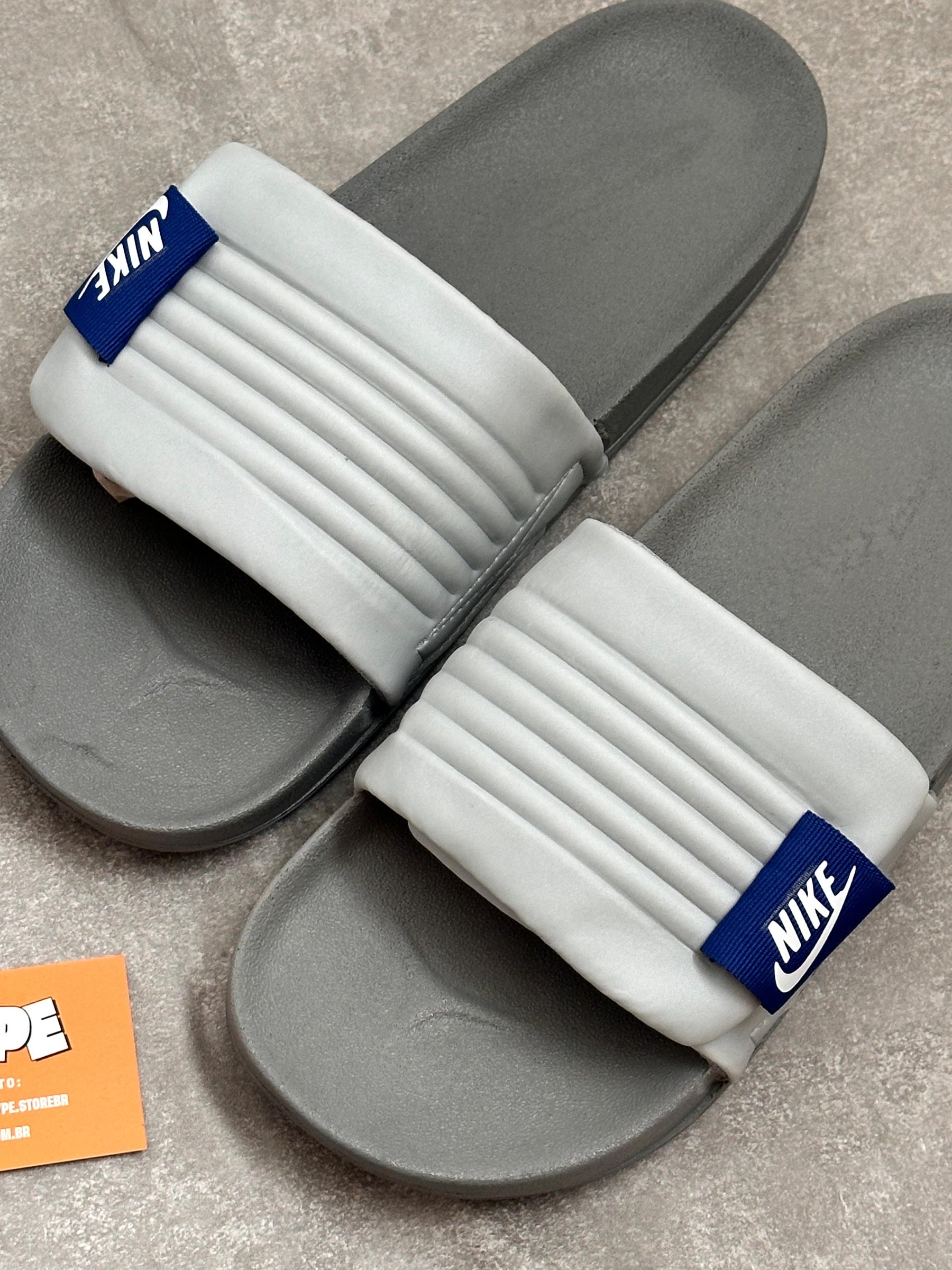 Chinelo Slide Nike Offcourt Adjust - Cinza