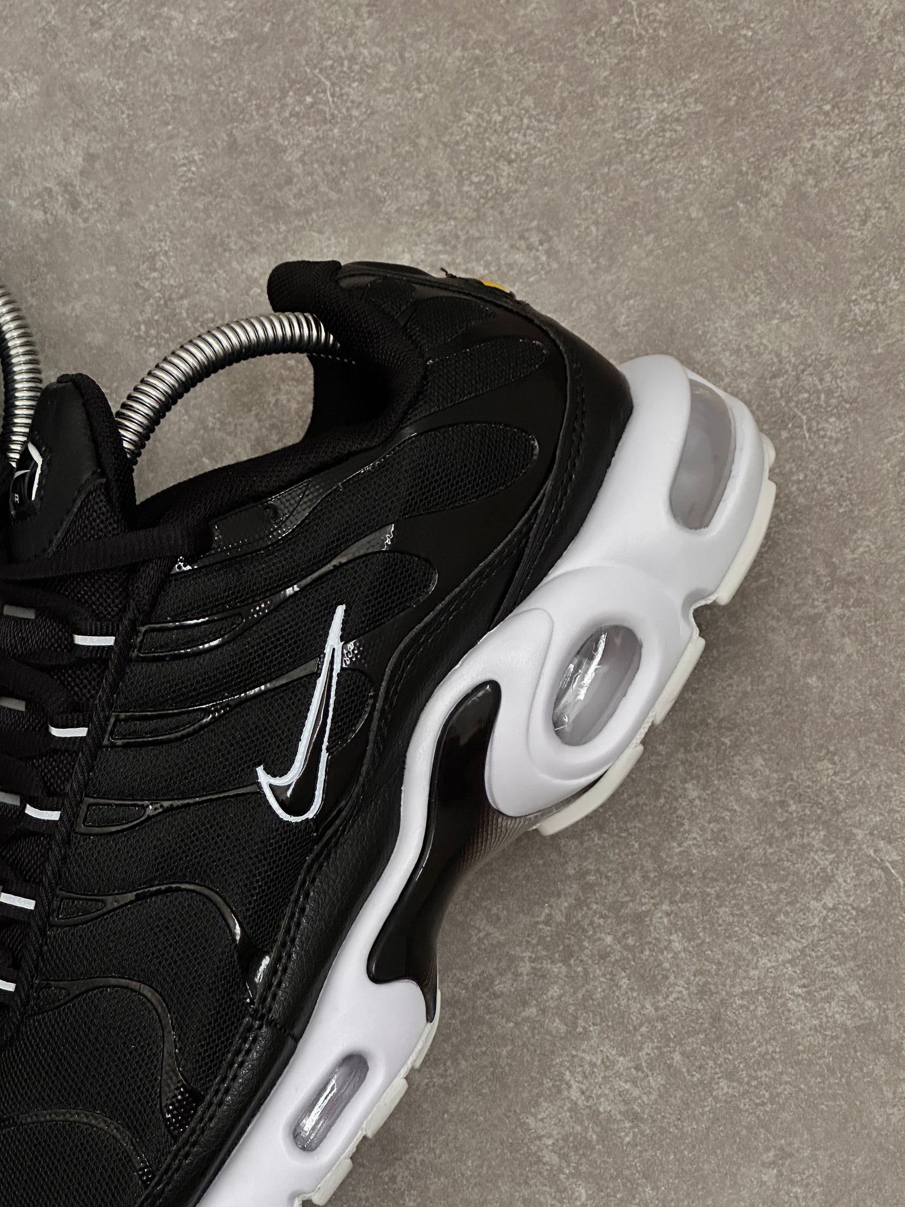 Tênis Nike Air Max Plus TN - Black and White