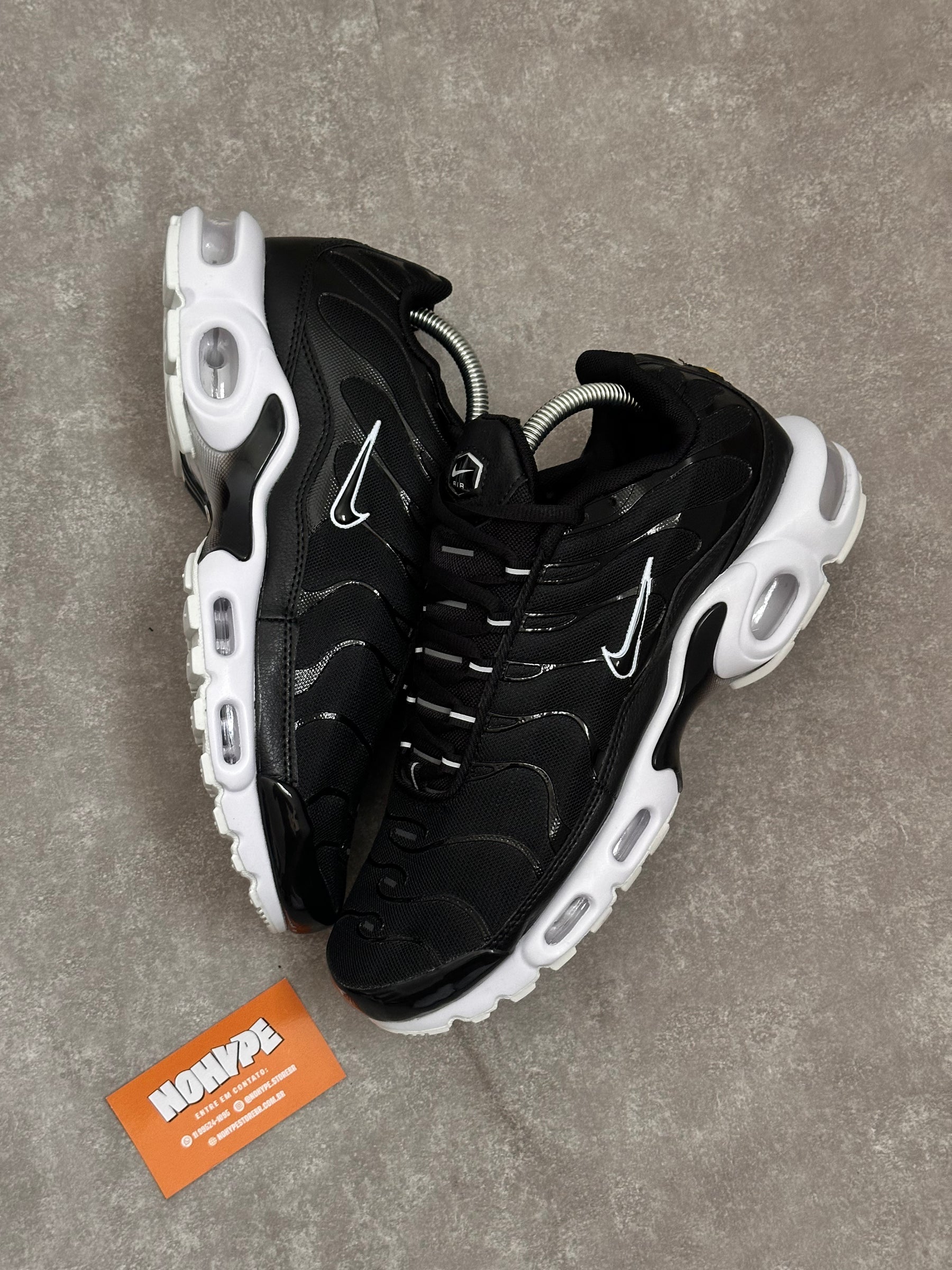 Tênis Nike Air Max Plus TN - Black and White