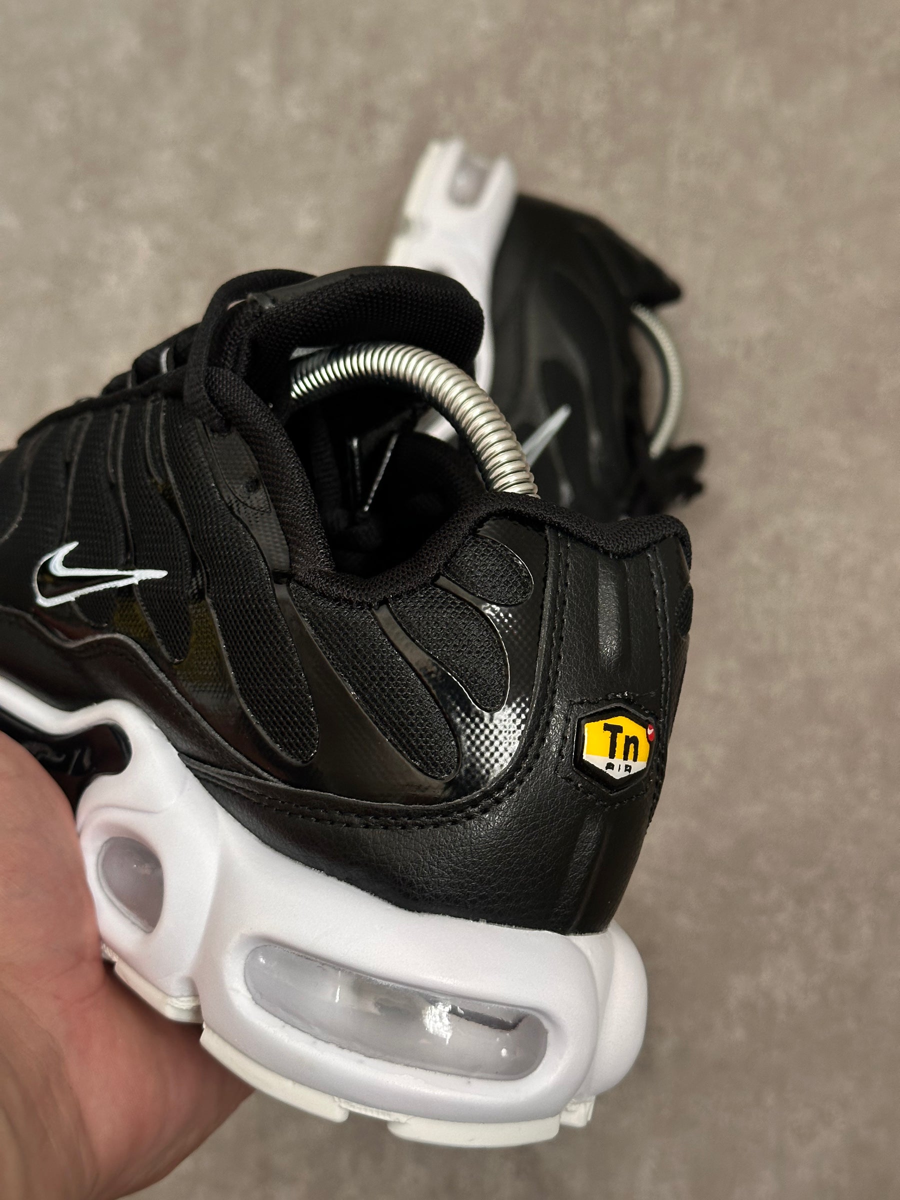 Tênis Nike Air Max Plus TN - Black and White
