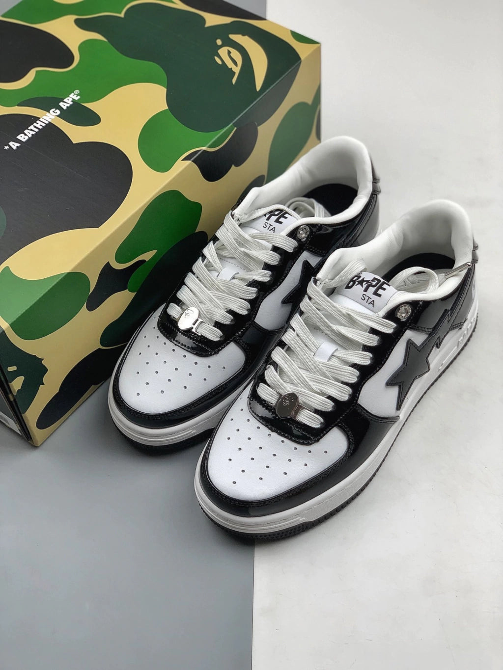 Tênis Bape Sta Low - Preto/Branco