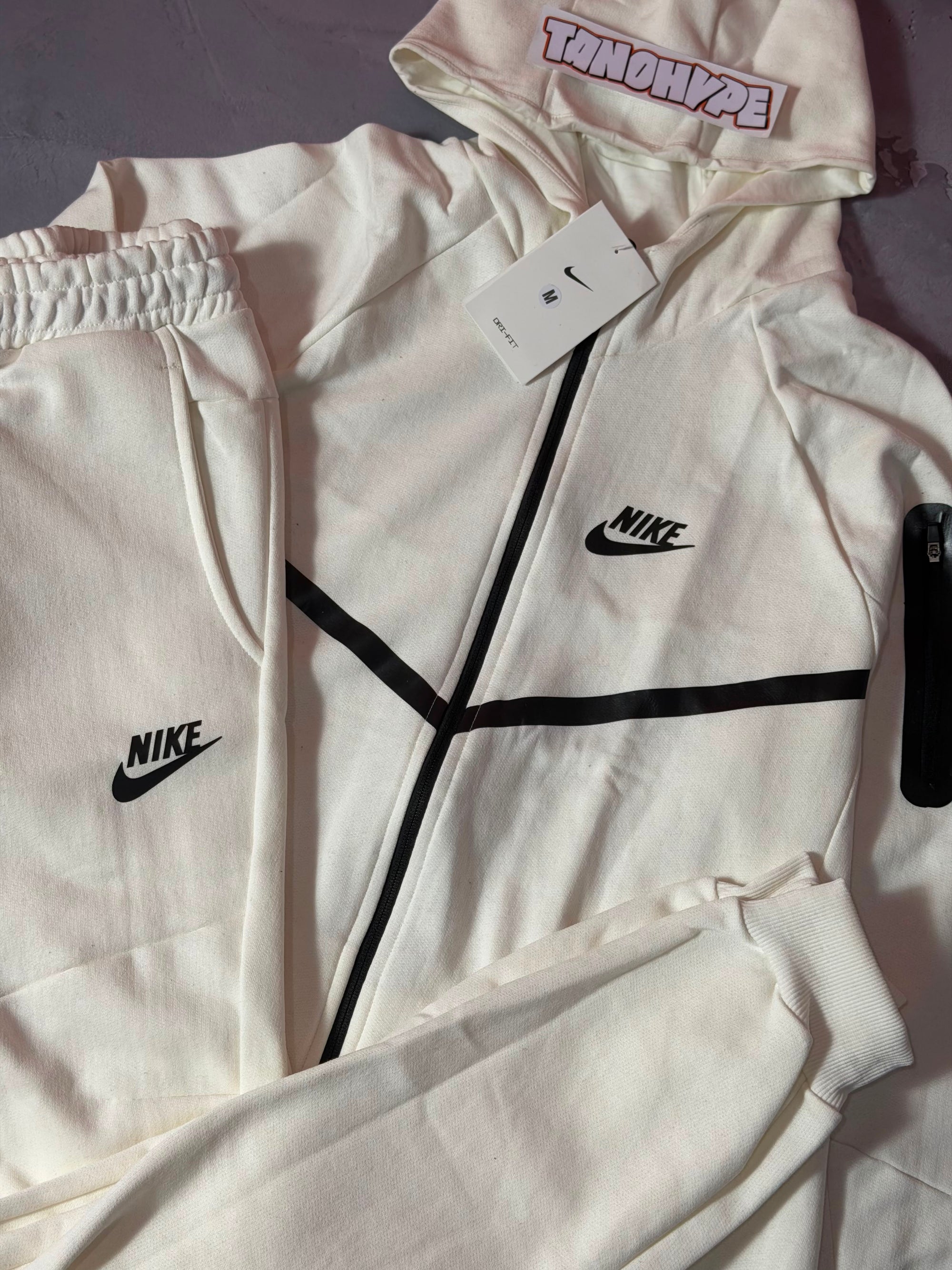 Conjunto Nike Tech Fleece - OffWhite